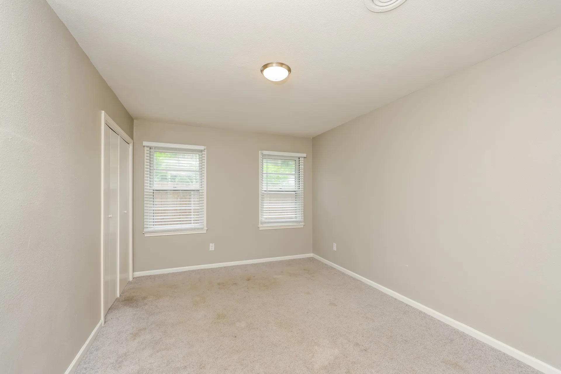 Single Family Residence For Sale in Dallas County , 2346 Rexlawn Drive, Dallas, Texas 75227, 3 Bedroom, 1 Bathroom, Garage spaces, 1,554 Sqft, built in 1954, mls#21268868, Real Estate Agent in Dallas, Homes For Sale in Dallas county, Homes For Sale in Dallas, Realtor in Dallas Texas, Real Estate Brokerage Independent Realty Texas, Luminita Cordes Realtor