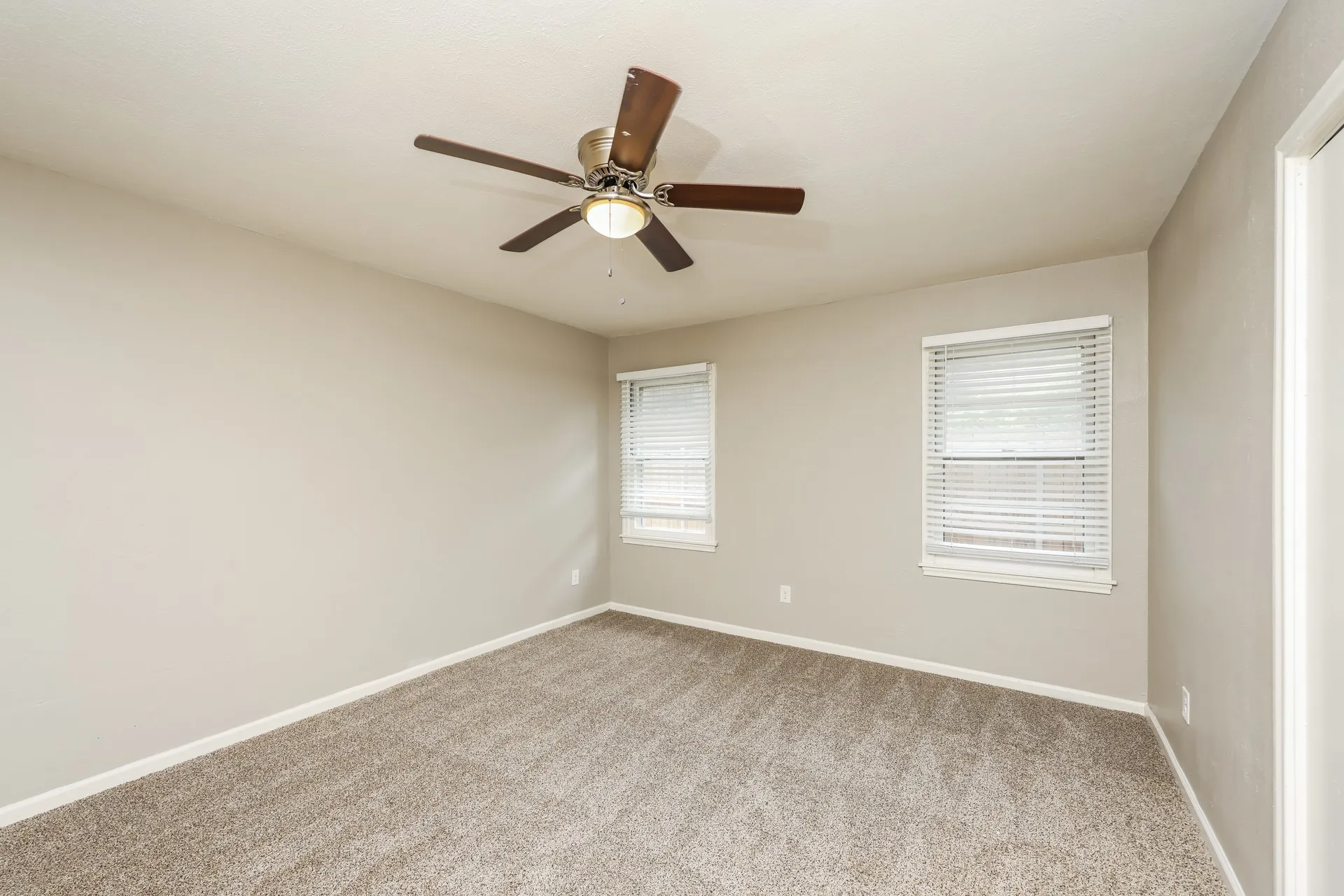 Single Family Residence For Sale in Dallas County , 2346 Rexlawn Drive, Dallas, Texas 75227, 3 Bedroom, 1 Bathroom, Garage spaces, 1,554 Sqft, built in 1954, mls#21268868, Real Estate Agent in Dallas, Homes For Sale in Dallas county, Homes For Sale in Dallas, Realtor in Dallas Texas, Real Estate Brokerage Independent Realty Texas, Luminita Cordes Realtor