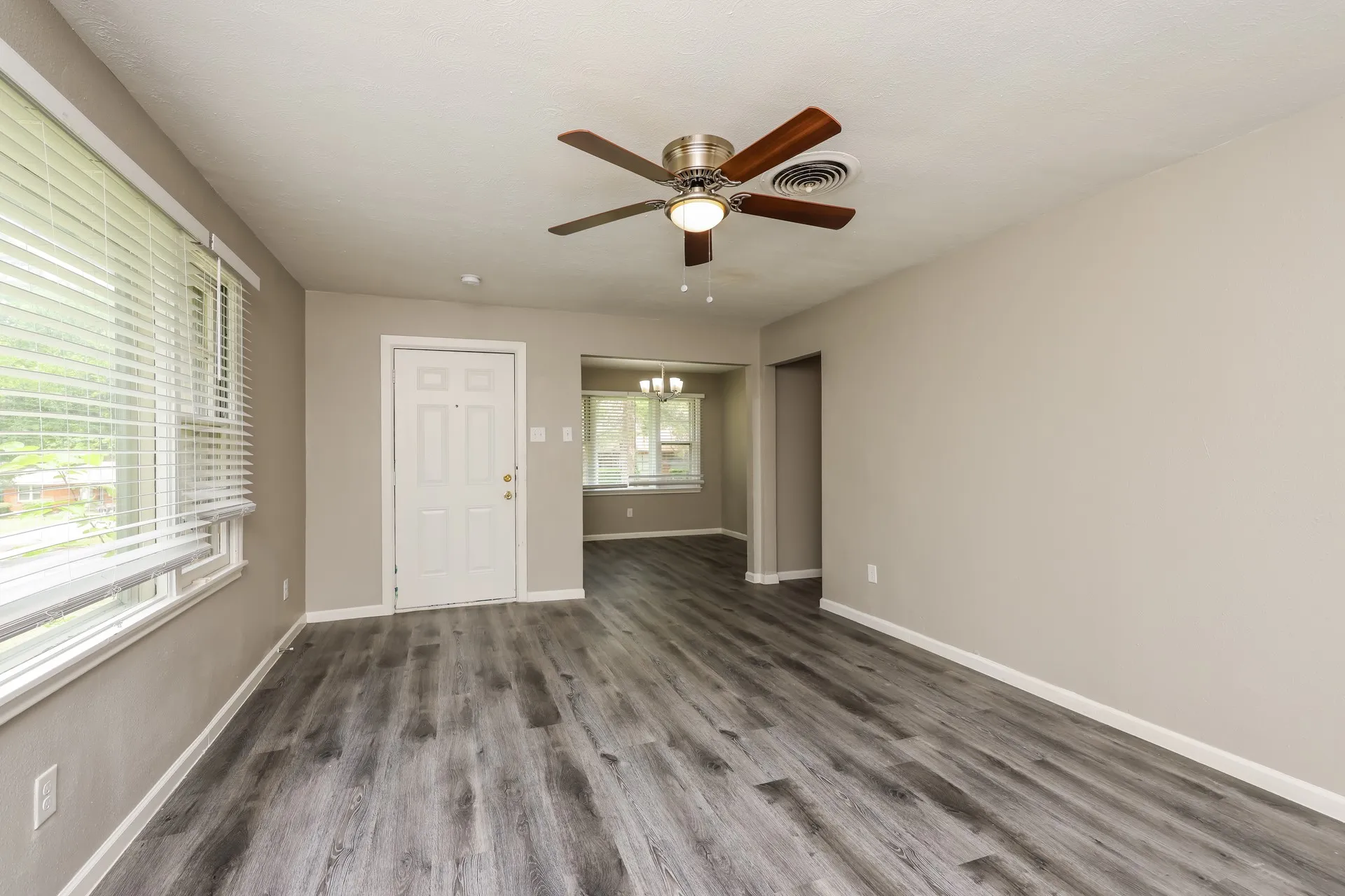 Single Family Residence For Sale in Dallas County , 2346 Rexlawn Drive, Dallas, Texas 75227, 3 Bedroom, 1 Bathroom, Garage spaces, 1,554 Sqft, built in 1954, mls#21268868, Real Estate Agent in Dallas, Homes For Sale in Dallas county, Homes For Sale in Dallas, Realtor in Dallas Texas, Real Estate Brokerage Independent Realty Texas, Luminita Cordes Realtor