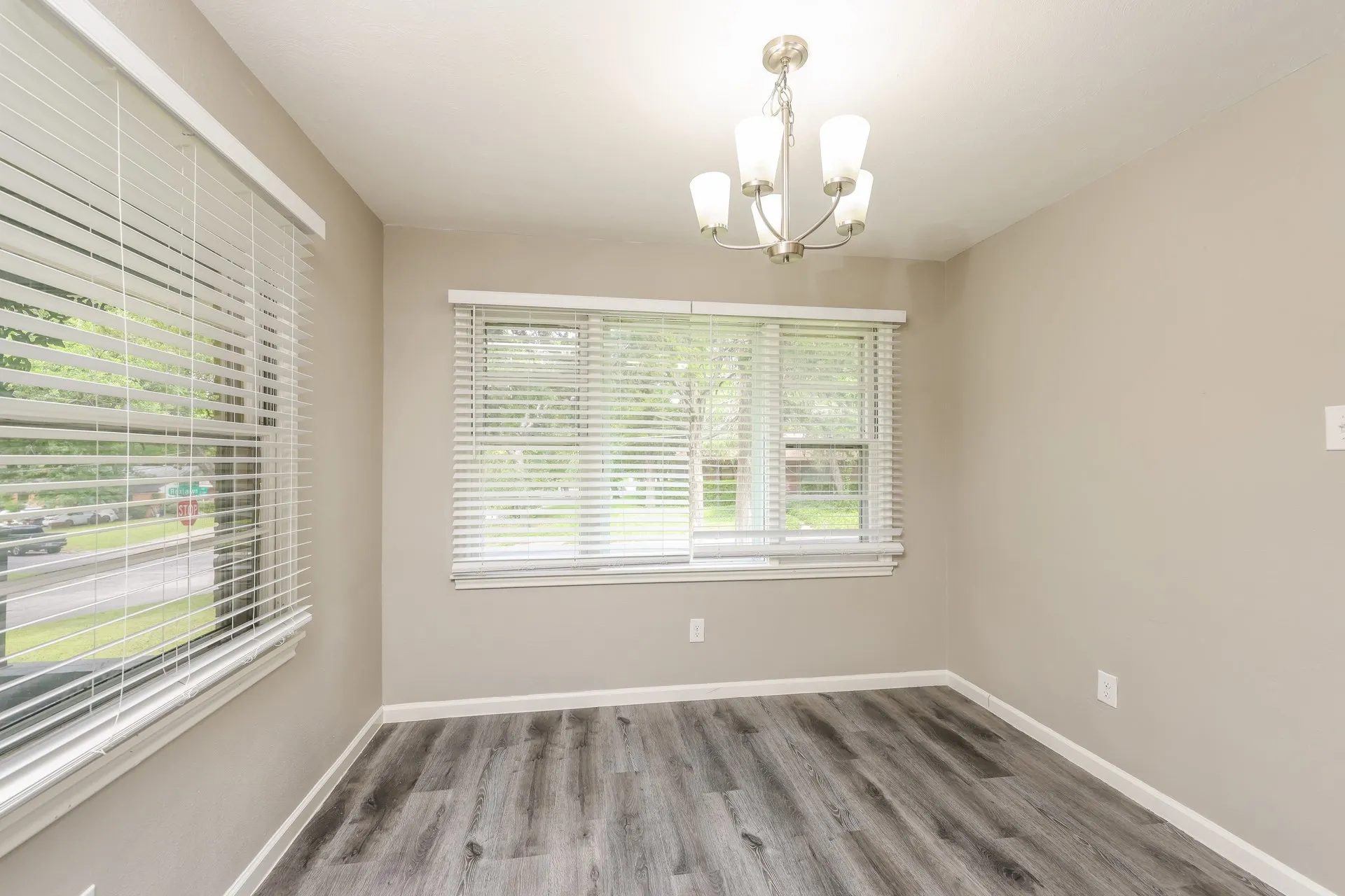 Single Family Residence For Sale in Dallas County , 2346 Rexlawn Drive, Dallas, Texas 75227, 3 Bedroom, 1 Bathroom, Garage spaces, 1,554 Sqft, built in 1954, mls#21268868, Real Estate Agent in Dallas, Homes For Sale in Dallas county, Homes For Sale in Dallas, Realtor in Dallas Texas, Real Estate Brokerage Independent Realty Texas, Luminita Cordes Realtor