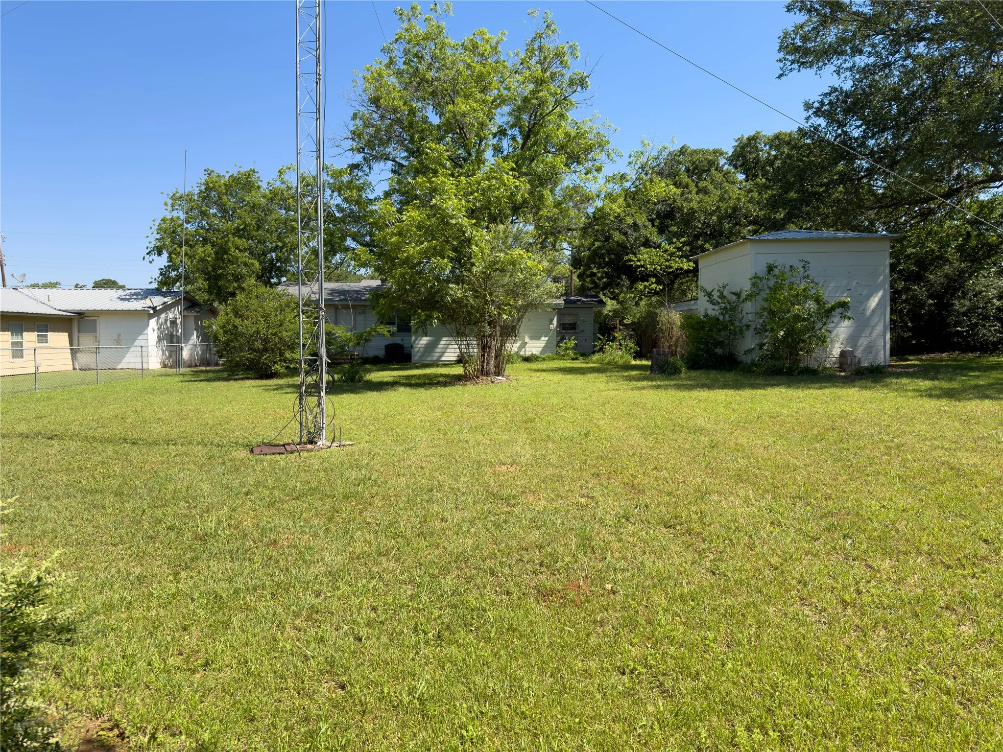 Single Family Residence For Sale in Young County , 1332 Florea Street, Graham, Texas 76450, 3 Bedroom, 2 Bathroom, Garage spaces, 1,336 Sqft, built in 1960, mls#21269801, Real Estate Agent in Graham, Homes For Sale in Young county, Homes For Sale in Graham, Realtor in Graham Texas, Real Estate Brokerage Independent Realty Texas, Luminita Cordes Realtor