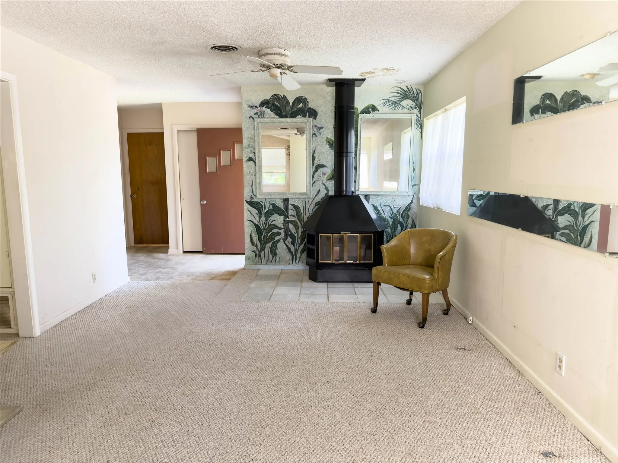 Single Family Residence For Sale in Young County , 1332 Florea Street, Graham, Texas 76450, 3 Bedroom, 2 Bathroom, Garage spaces, 1,336 Sqft, built in 1960, mls#21269801, Real Estate Agent in Graham, Homes For Sale in Young county, Homes For Sale in Graham, Realtor in Graham Texas, Real Estate Brokerage Independent Realty Texas, Luminita Cordes Realtor