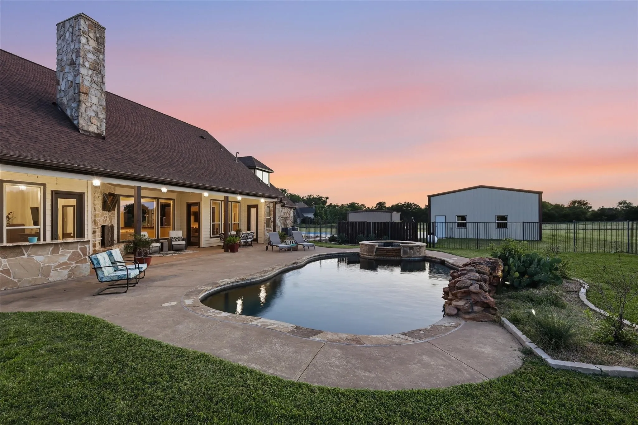 Single Family Residence For Sale in Tarrant County , 4920 Peden Road, Fort Worth, Texas 76179, 4 Bedroom, 3 Bathroom, 5 Garage spaces, 3,760 Sqft, built in 2004, mls#21269803, Real Estate Agent in Fort Worth, Homes For Sale in Tarrant county, Homes For Sale in Fort Worth, Realtor in Fort Worth Texas, Real Estate Brokerage Independent Realty Texas, Luminita Cordes Realtor