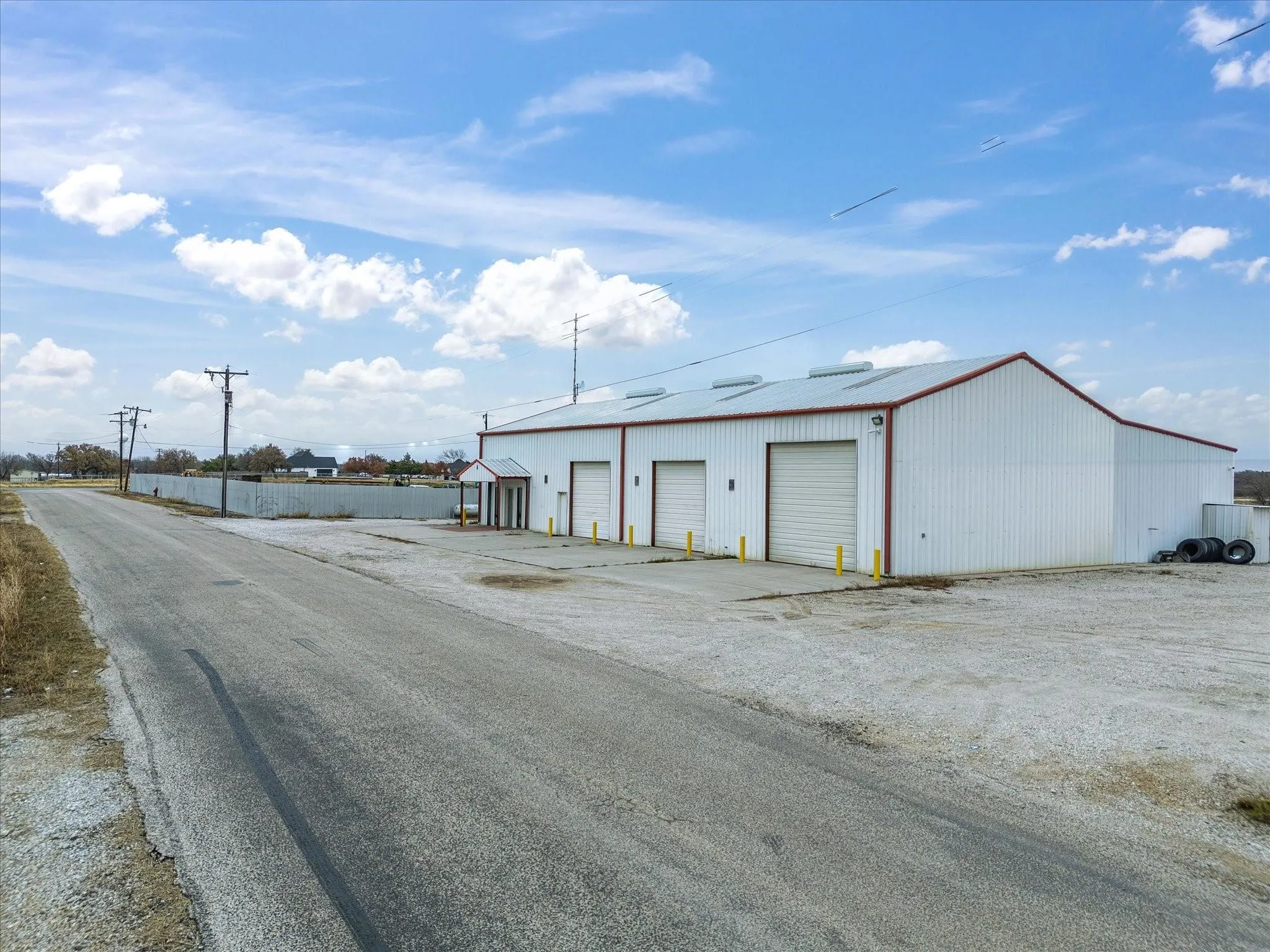 Industrial For Rent in Wise County , 707 S Wickham Street, Alvord, Texas 76225, 0, 0, Garage spaces, 0 Sqft, built in 1991, mls#21269828, Real Estate Agent in Alvord, Homes For Rent in Wise county, Homes For Rent in Alvord, Realtor in Alvord Texas, Real Estate Brokerage Independent Realty Texas, Luminita Cordes Realtor