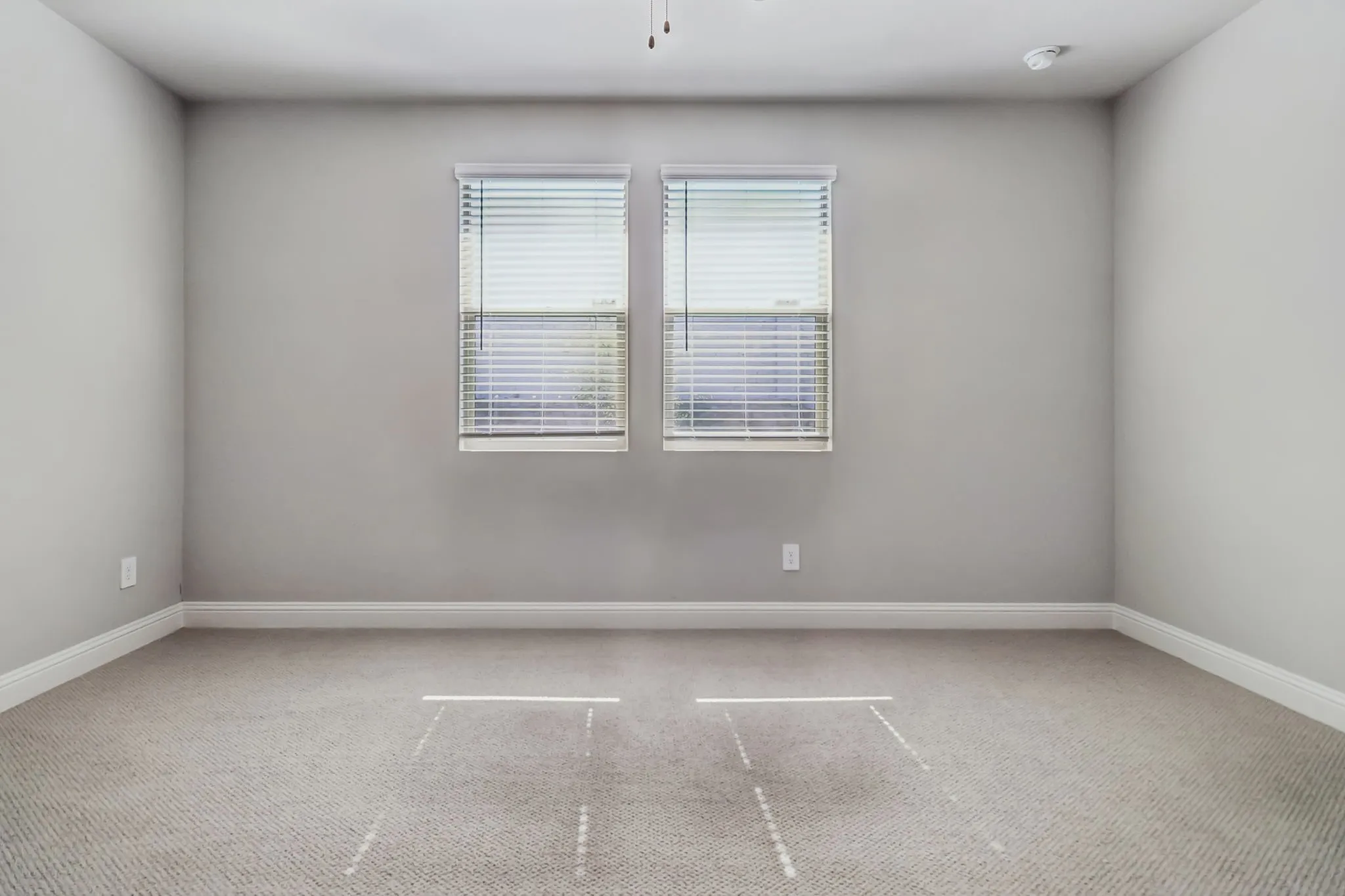  Photo is not of the actual home, but is an inspirational photo of builder’s model home and may depict options, furnishings, and/or decorator features that are not included.
