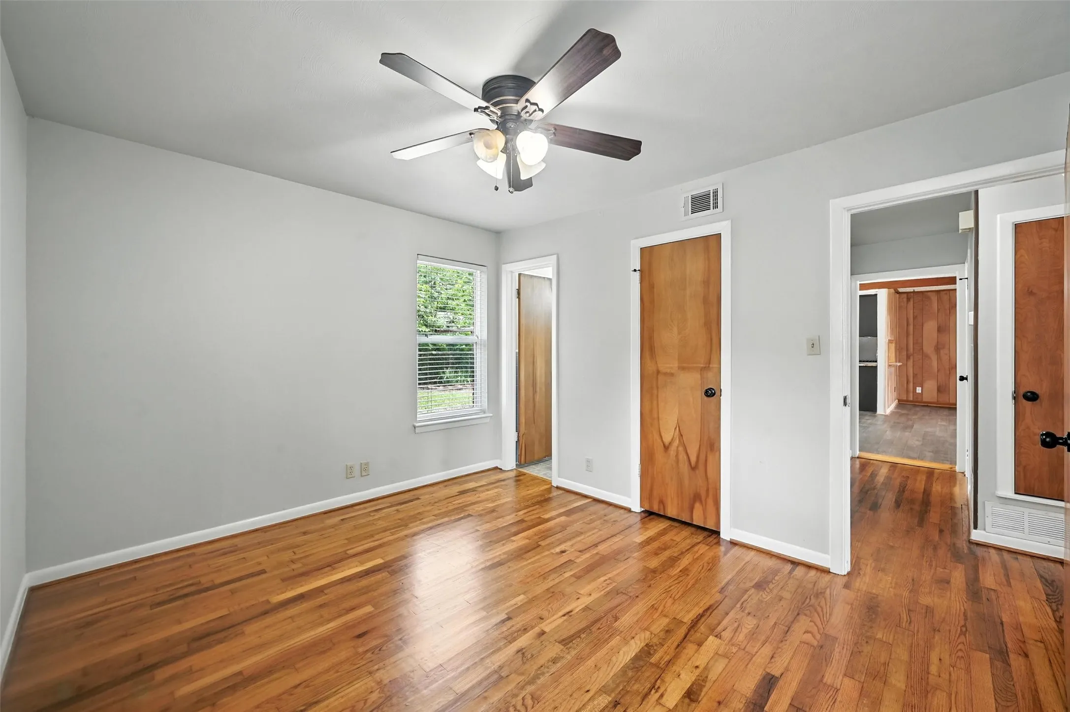 Single Family Residence For Rent in Collin County , 302 Young Drive, Allen, Texas 75002, 3 Bedroom, 2 Bathroom, 1 Garage spaces, 958 Sqft, built in 1960, mls#21269865, Real Estate Agent in Allen, Homes For Rent in Collin county, Homes For Rent in Allen, Realtor in Allen Texas, Real Estate Brokerage Independent Realty Texas, Luminita Cordes Realtor