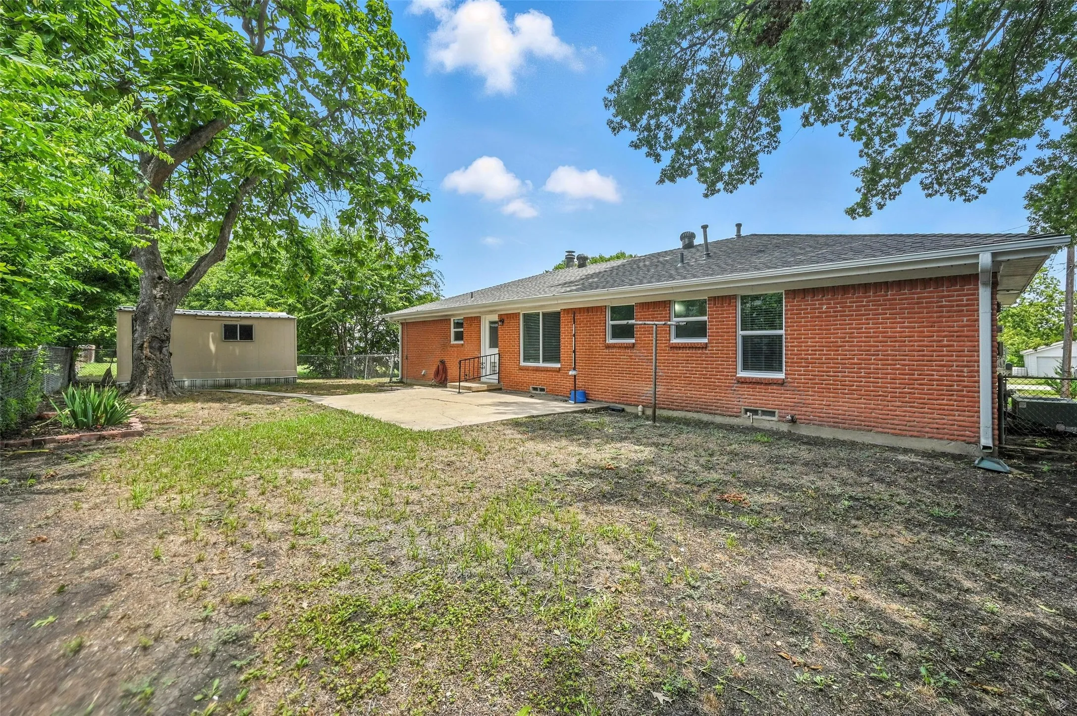 Single Family Residence For Rent in Collin County , 302 Young Drive, Allen, Texas 75002, 3 Bedroom, 2 Bathroom, 1 Garage spaces, 958 Sqft, built in 1960, mls#21269865, Real Estate Agent in Allen, Homes For Rent in Collin county, Homes For Rent in Allen, Realtor in Allen Texas, Real Estate Brokerage Independent Realty Texas, Luminita Cordes Realtor