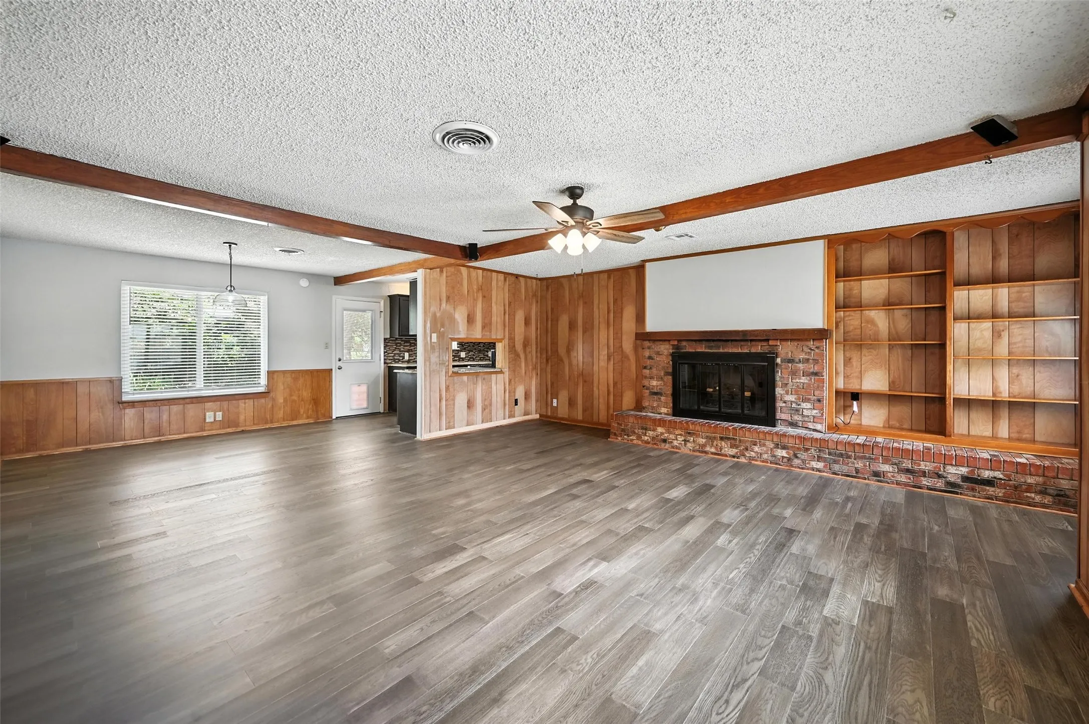 Single Family Residence For Rent in Collin County , 302 Young Drive, Allen, Texas 75002, 3 Bedroom, 2 Bathroom, 1 Garage spaces, 958 Sqft, built in 1960, mls#21269865, Real Estate Agent in Allen, Homes For Rent in Collin county, Homes For Rent in Allen, Realtor in Allen Texas, Real Estate Brokerage Independent Realty Texas, Luminita Cordes Realtor