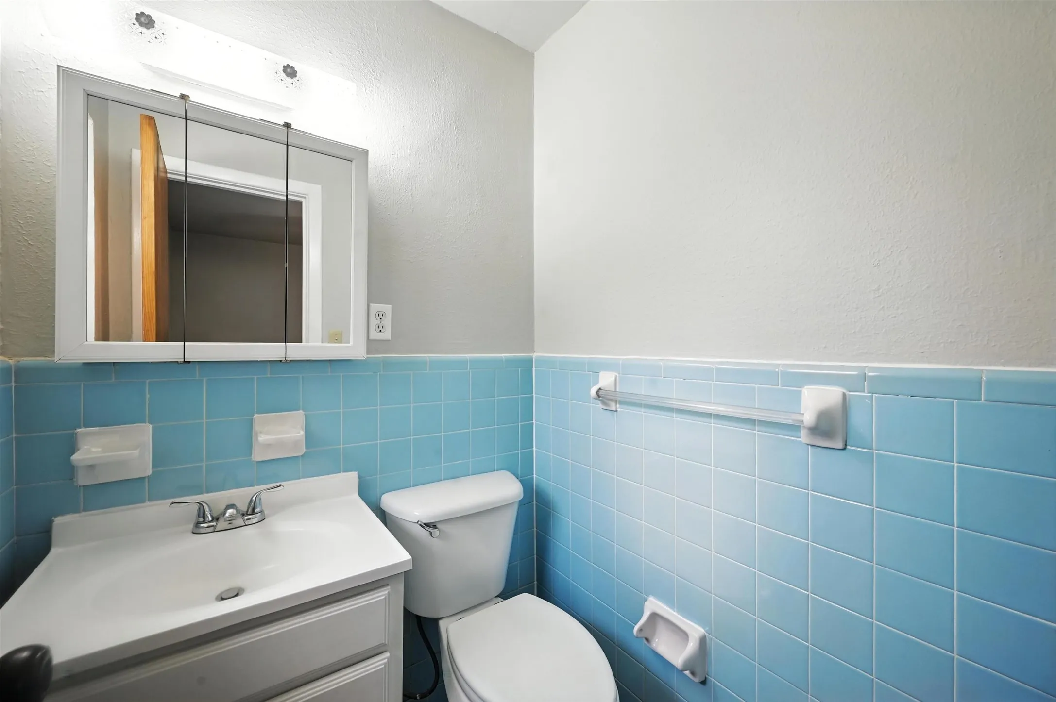Single Family Residence For Rent in Collin County , 302 Young Drive, Allen, Texas 75002, 3 Bedroom, 2 Bathroom, 1 Garage spaces, 958 Sqft, built in 1960, mls#21269865, Real Estate Agent in Allen, Homes For Rent in Collin county, Homes For Rent in Allen, Realtor in Allen Texas, Real Estate Brokerage Independent Realty Texas, Luminita Cordes Realtor