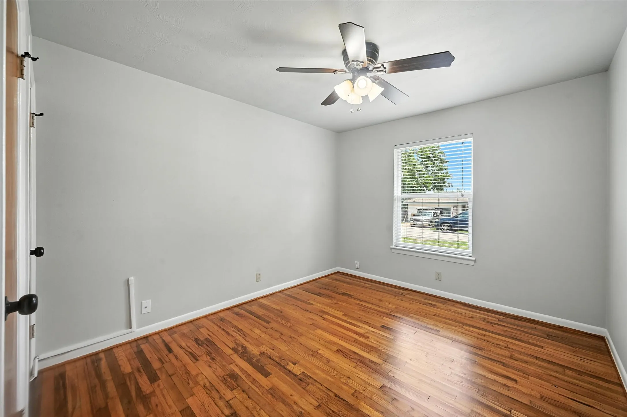 Single Family Residence For Rent in Collin County , 302 Young Drive, Allen, Texas 75002, 3 Bedroom, 2 Bathroom, 1 Garage spaces, 958 Sqft, built in 1960, mls#21269865, Real Estate Agent in Allen, Homes For Rent in Collin county, Homes For Rent in Allen, Realtor in Allen Texas, Real Estate Brokerage Independent Realty Texas, Luminita Cordes Realtor