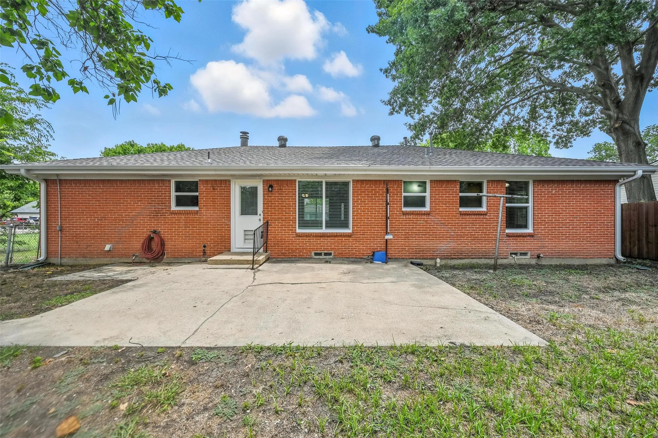 Single Family Residence For Rent in Collin County , 302 Young Drive, Allen, Texas 75002, 3 Bedroom, 2 Bathroom, 1 Garage spaces, 958 Sqft, built in 1960, mls#21269865, Real Estate Agent in Allen, Homes For Rent in Collin county, Homes For Rent in Allen, Realtor in Allen Texas, Real Estate Brokerage Independent Realty Texas, Luminita Cordes Realtor