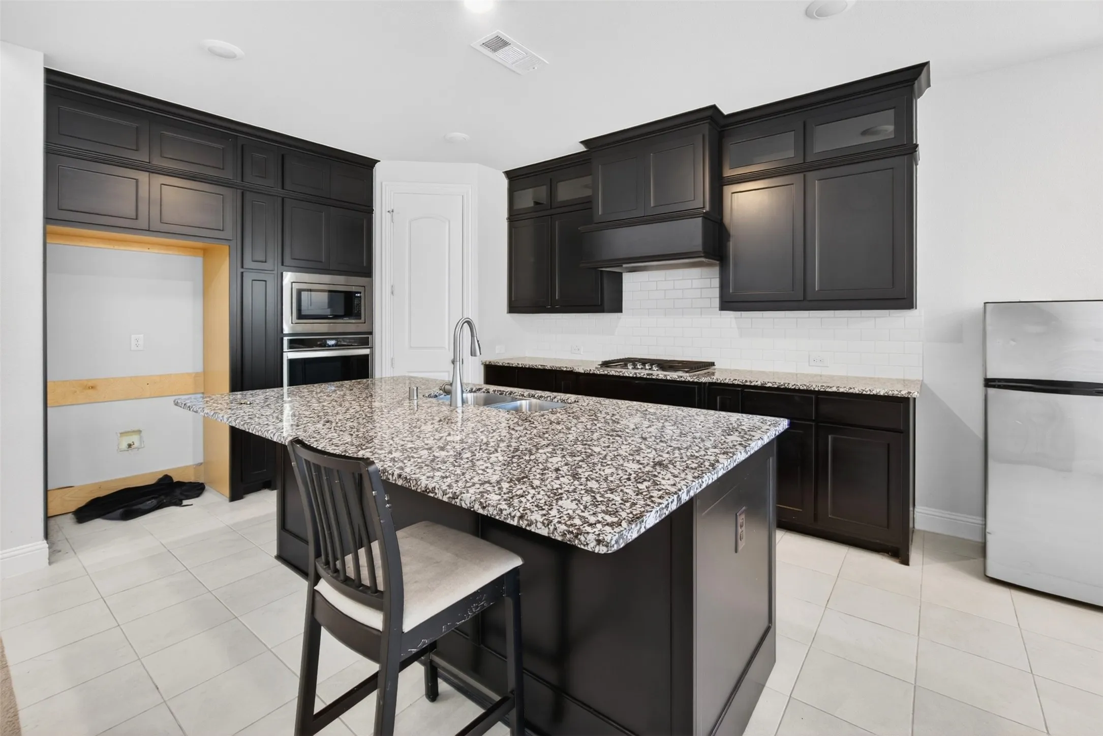 Single Family Residence For Sale in Denton County , 2604 Silver Leaf Drive, Northlake, Texas 76226, 4 Bedrooms, 4 Bathrooms, 3 Garage spaces, 3,293 Sqft, built in 2022, Price $600,000, mls#21210041, Real Estate Agent in Northlake, Homes For Sale in Denton county, Homes For Sale in Northlake, Realtor in Northlake Texas, Real Estate Brokerage Independent Realty Texas, Luminita Cordes Realtor