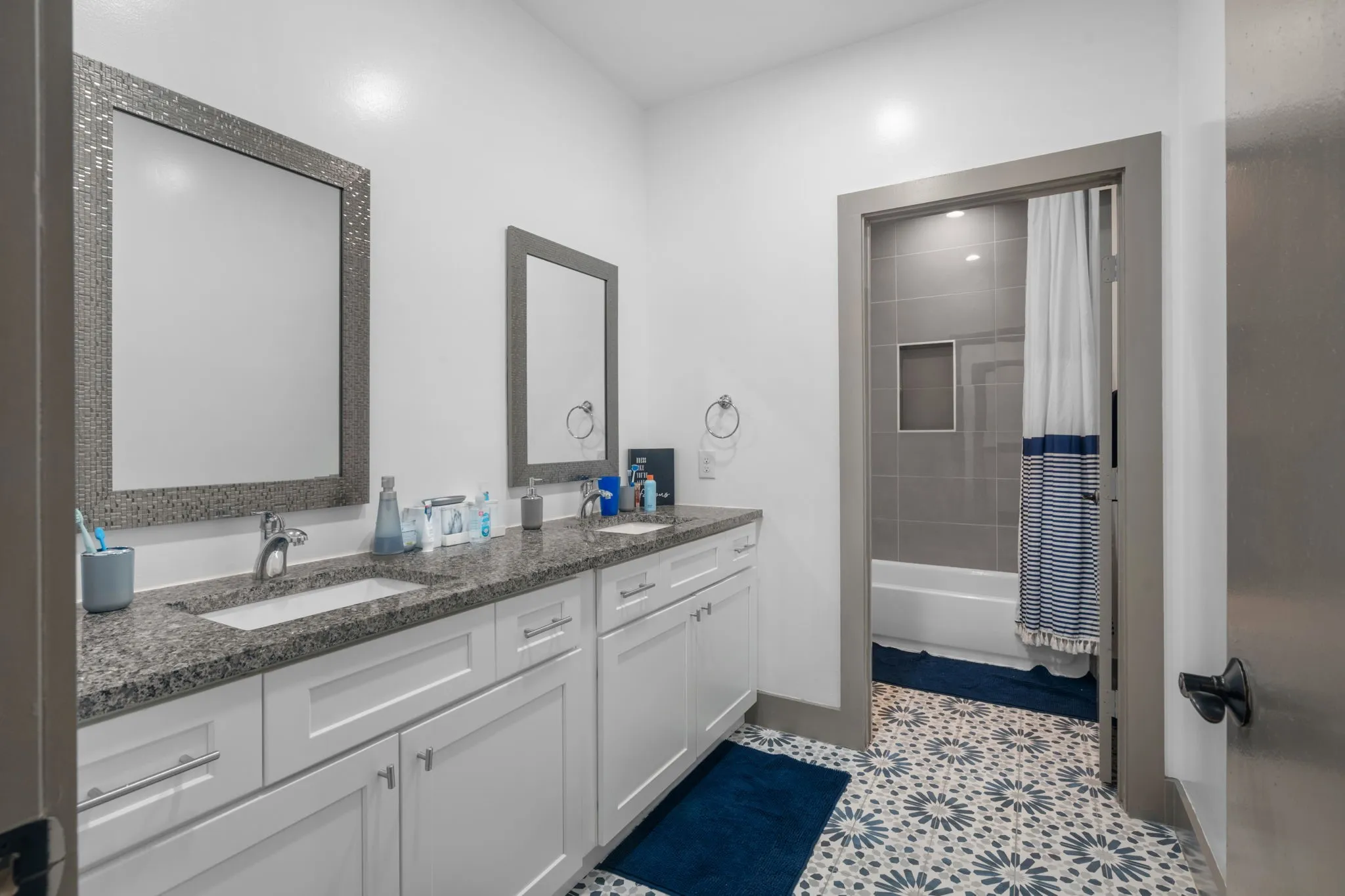 Single Family Residence For Sale in Dallas County , 3904 Atlanta Street, Dallas, Texas 75215, 3 Bedrooms, 3 Bathrooms, 2 Garage spaces, 1,904 Sqft, built in 2021, Price $295,000, mls#21269859, Real Estate Agent in Dallas, Homes For Sale in Dallas county, Homes For Sale in Dallas, Realtor in Dallas Texas, Real Estate Brokerage Independent Realty Texas, Luminita Cordes Realtor