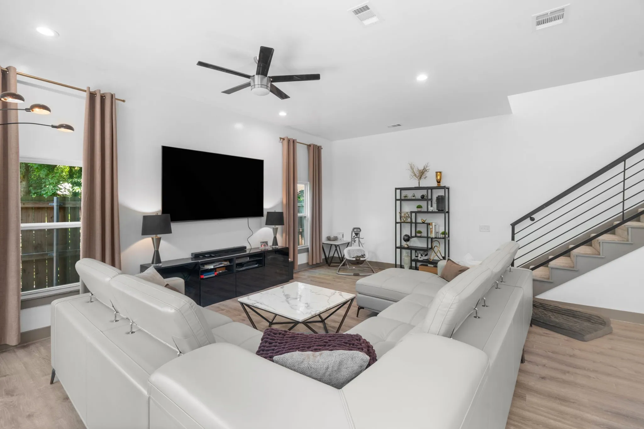 Single Family Residence For Sale in Dallas County , 3904 Atlanta Street, Dallas, Texas 75215, 3 Bedrooms, 3 Bathrooms, 2 Garage spaces, 1,904 Sqft, built in 2021, Price $295,000, mls#21269859, Real Estate Agent in Dallas, Homes For Sale in Dallas county, Homes For Sale in Dallas, Realtor in Dallas Texas, Real Estate Brokerage Independent Realty Texas, Luminita Cordes Realtor