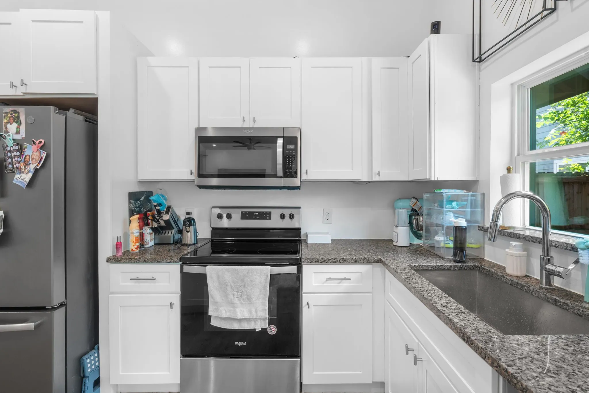Single Family Residence For Sale in Dallas County , 3904 Atlanta Street, Dallas, Texas 75215, 3 Bedrooms, 3 Bathrooms, 2 Garage spaces, 1,904 Sqft, built in 2021, Price $295,000, mls#21269859, Real Estate Agent in Dallas, Homes For Sale in Dallas county, Homes For Sale in Dallas, Realtor in Dallas Texas, Real Estate Brokerage Independent Realty Texas, Luminita Cordes Realtor