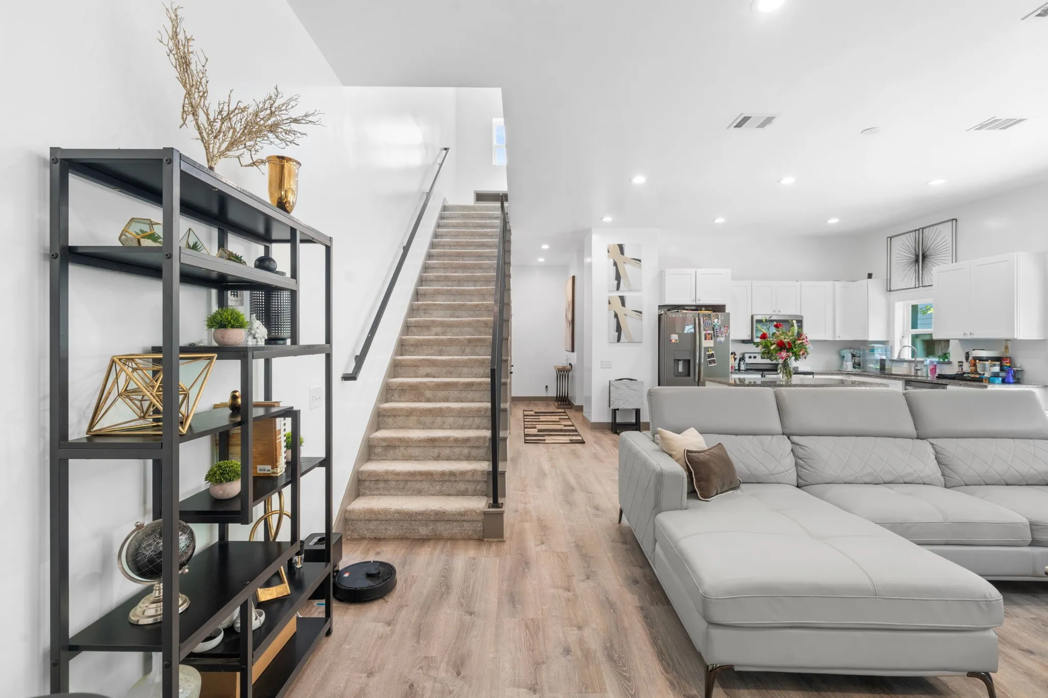 Single Family Residence For Sale in Dallas County , 3904 Atlanta Street, Dallas, Texas 75215, 3 Bedrooms, 3 Bathrooms, 2 Garage spaces, 1,904 Sqft, built in 2021, Price $295,000, mls#21269859, Real Estate Agent in Dallas, Homes For Sale in Dallas county, Homes For Sale in Dallas, Realtor in Dallas Texas, Real Estate Brokerage Independent Realty Texas, Luminita Cordes Realtor