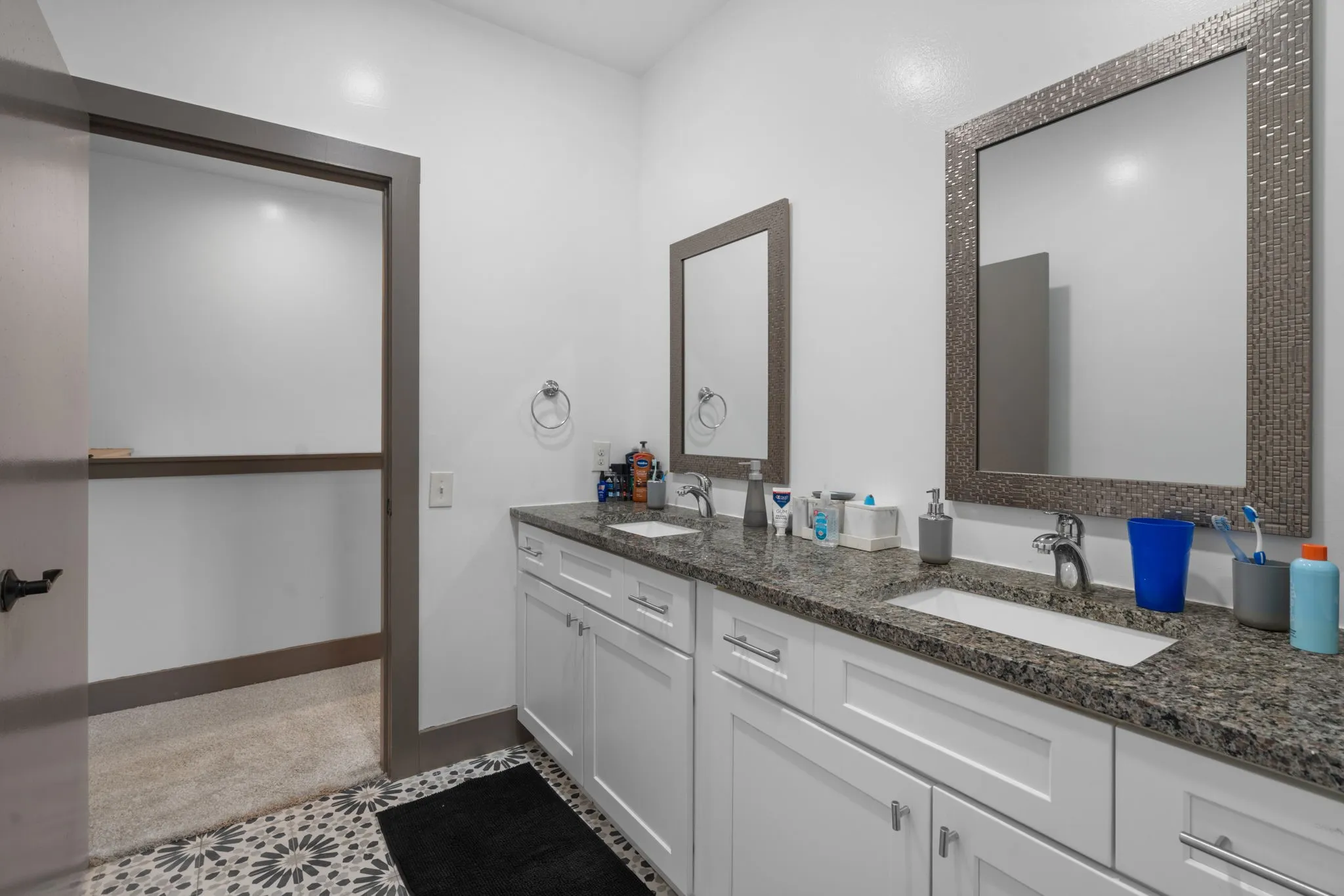 Single Family Residence For Sale in Dallas County , 3904 Atlanta Street, Dallas, Texas 75215, 3 Bedrooms, 3 Bathrooms, 2 Garage spaces, 1,904 Sqft, built in 2021, Price $295,000, mls#21269859, Real Estate Agent in Dallas, Homes For Sale in Dallas county, Homes For Sale in Dallas, Realtor in Dallas Texas, Real Estate Brokerage Independent Realty Texas, Luminita Cordes Realtor