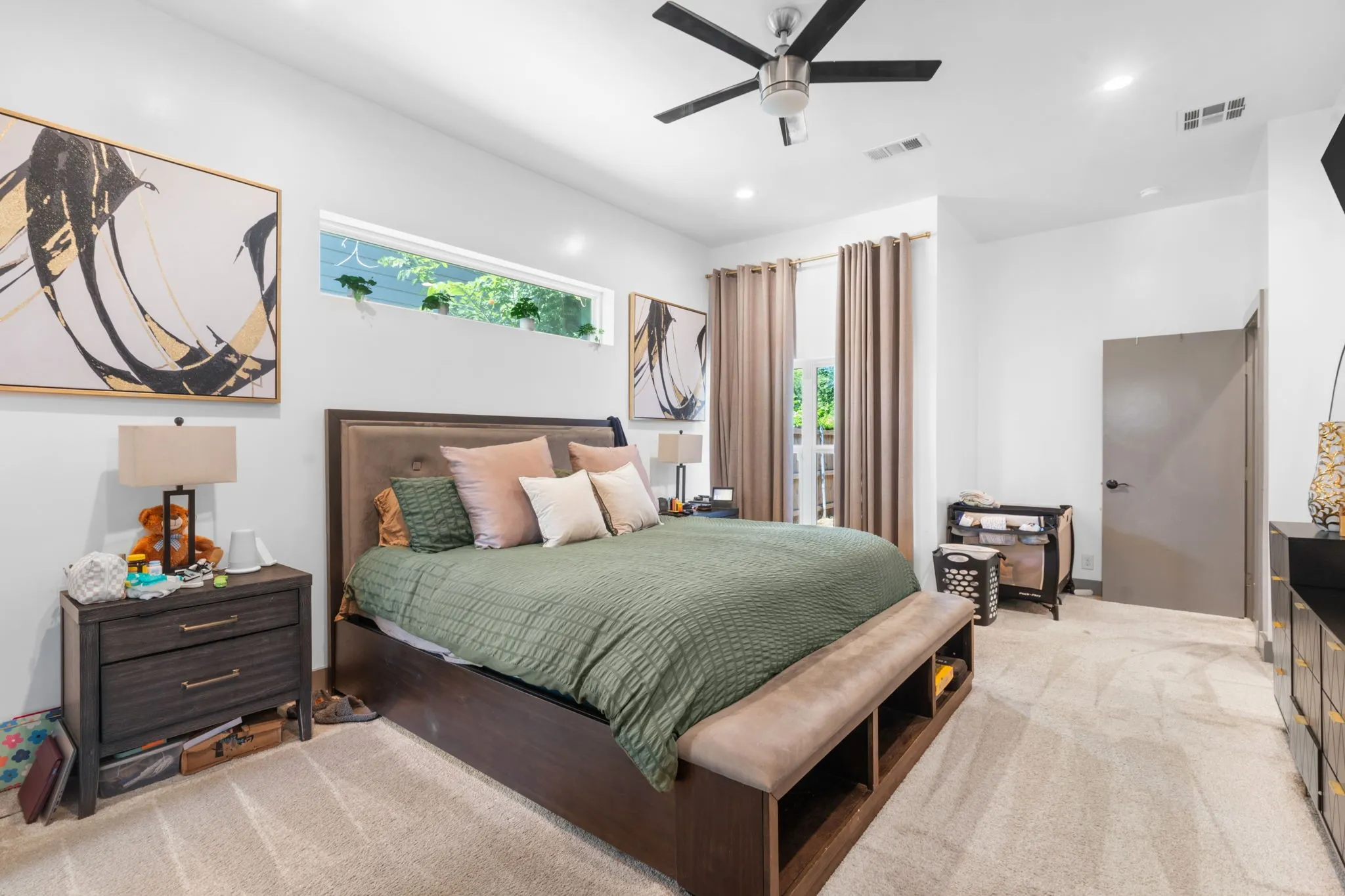 Single Family Residence For Sale in Dallas County , 3904 Atlanta Street, Dallas, Texas 75215, 3 Bedrooms, 3 Bathrooms, 2 Garage spaces, 1,904 Sqft, built in 2021, Price $295,000, mls#21269859, Real Estate Agent in Dallas, Homes For Sale in Dallas county, Homes For Sale in Dallas, Realtor in Dallas Texas, Real Estate Brokerage Independent Realty Texas, Luminita Cordes Realtor