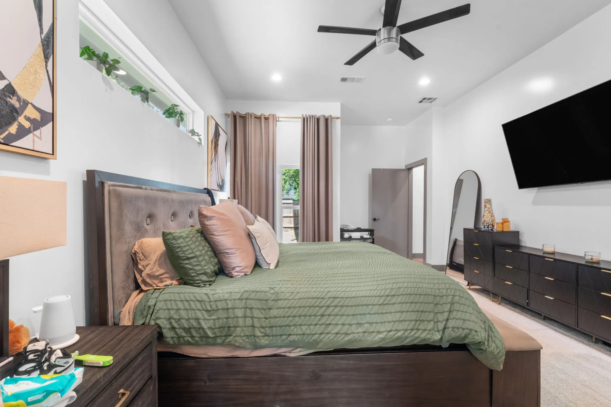 Single Family Residence For Sale in Dallas County , 3904 Atlanta Street, Dallas, Texas 75215, 3 Bedrooms, 3 Bathrooms, 2 Garage spaces, 1,904 Sqft, built in 2021, Price $295,000, mls#21269859, Real Estate Agent in Dallas, Homes For Sale in Dallas county, Homes For Sale in Dallas, Realtor in Dallas Texas, Real Estate Brokerage Independent Realty Texas, Luminita Cordes Realtor