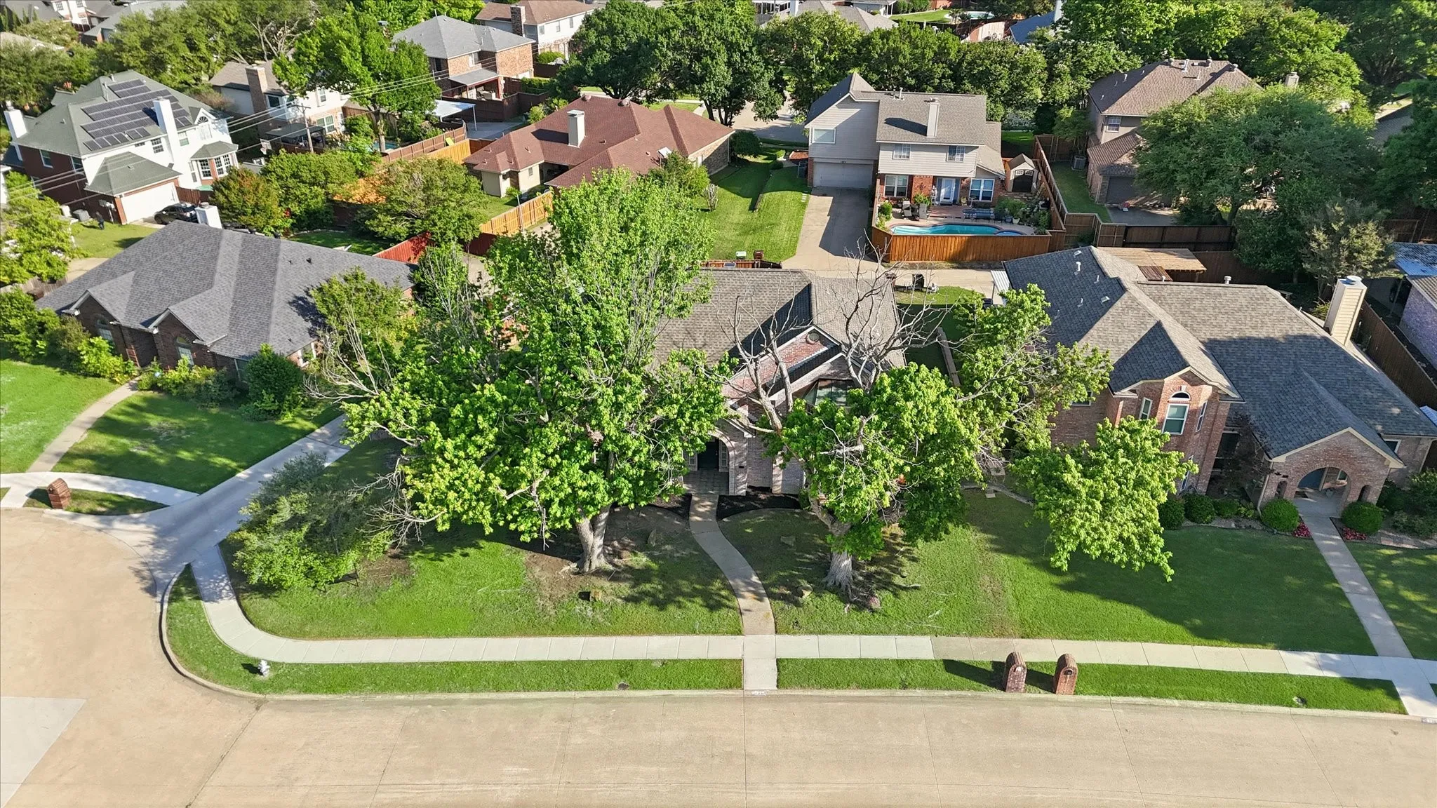 Single Family Residence For Sale in Collin County , 1904 Brabant Drive, Plano, Texas 75025, 5 Bedroom, 4 Bathroom, 2 Garage spaces, 3,370 Sqft, built in 1988, mls#21268239, Real Estate Agent in Plano, Homes For Sale in Collin county, Homes For Sale in Plano, Realtor in Plano Texas, Real Estate Brokerage Independent Realty Texas, Luminita Cordes Realtor
