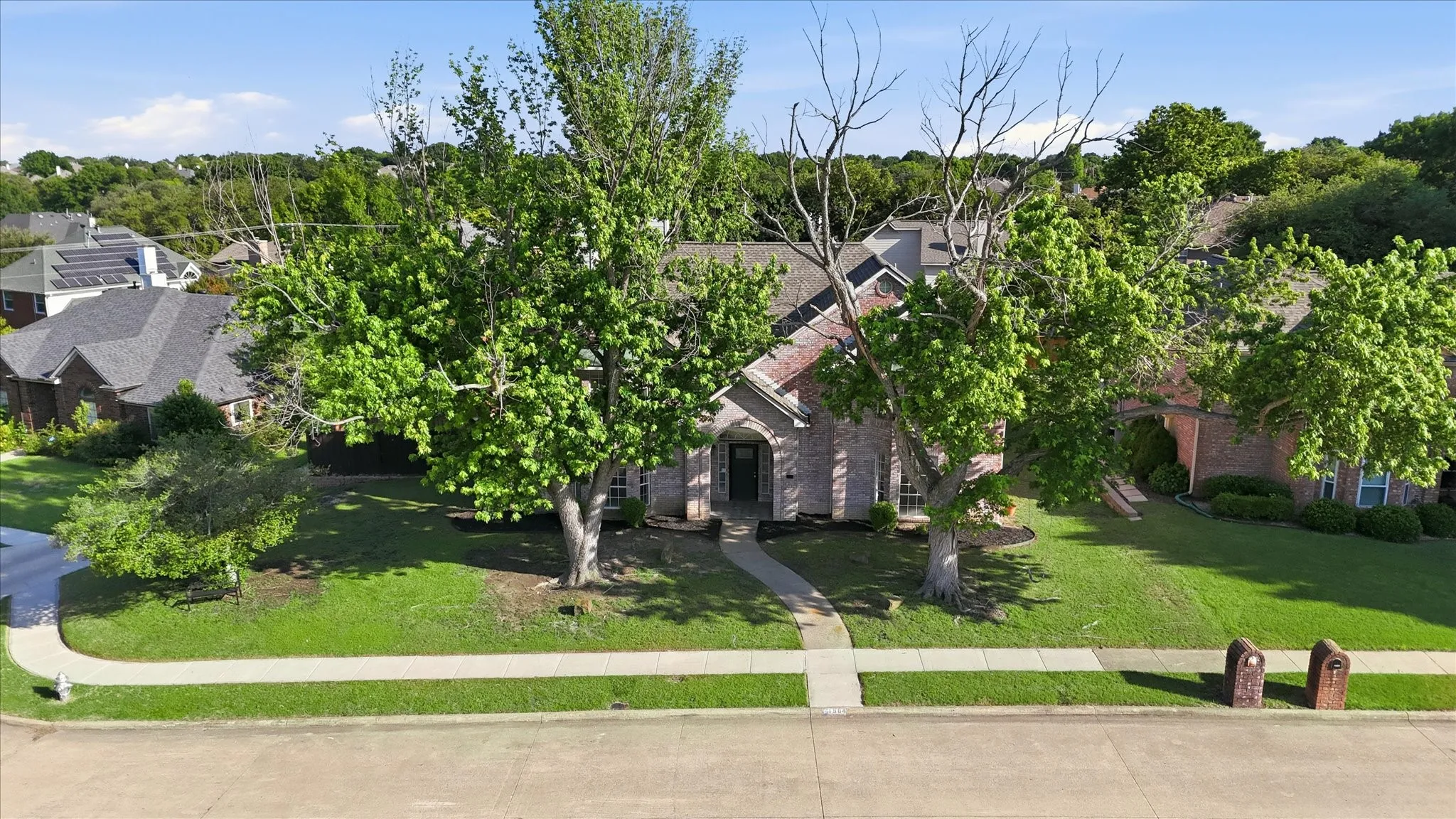 Single Family Residence For Sale in Collin County , 1904 Brabant Drive, Plano, Texas 75025, 5 Bedroom, 4 Bathroom, 2 Garage spaces, 3,370 Sqft, built in 1988, mls#21268239, Real Estate Agent in Plano, Homes For Sale in Collin county, Homes For Sale in Plano, Realtor in Plano Texas, Real Estate Brokerage Independent Realty Texas, Luminita Cordes Realtor