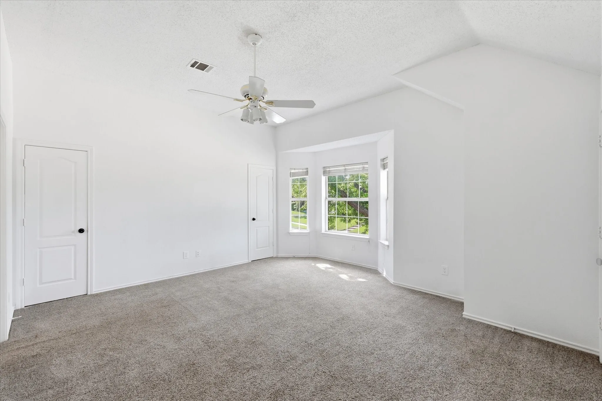 Single Family Residence For Sale in Collin County , 1904 Brabant Drive, Plano, Texas 75025, 5 Bedroom, 4 Bathroom, 2 Garage spaces, 3,370 Sqft, built in 1988, mls#21268239, Real Estate Agent in Plano, Homes For Sale in Collin county, Homes For Sale in Plano, Realtor in Plano Texas, Real Estate Brokerage Independent Realty Texas, Luminita Cordes Realtor