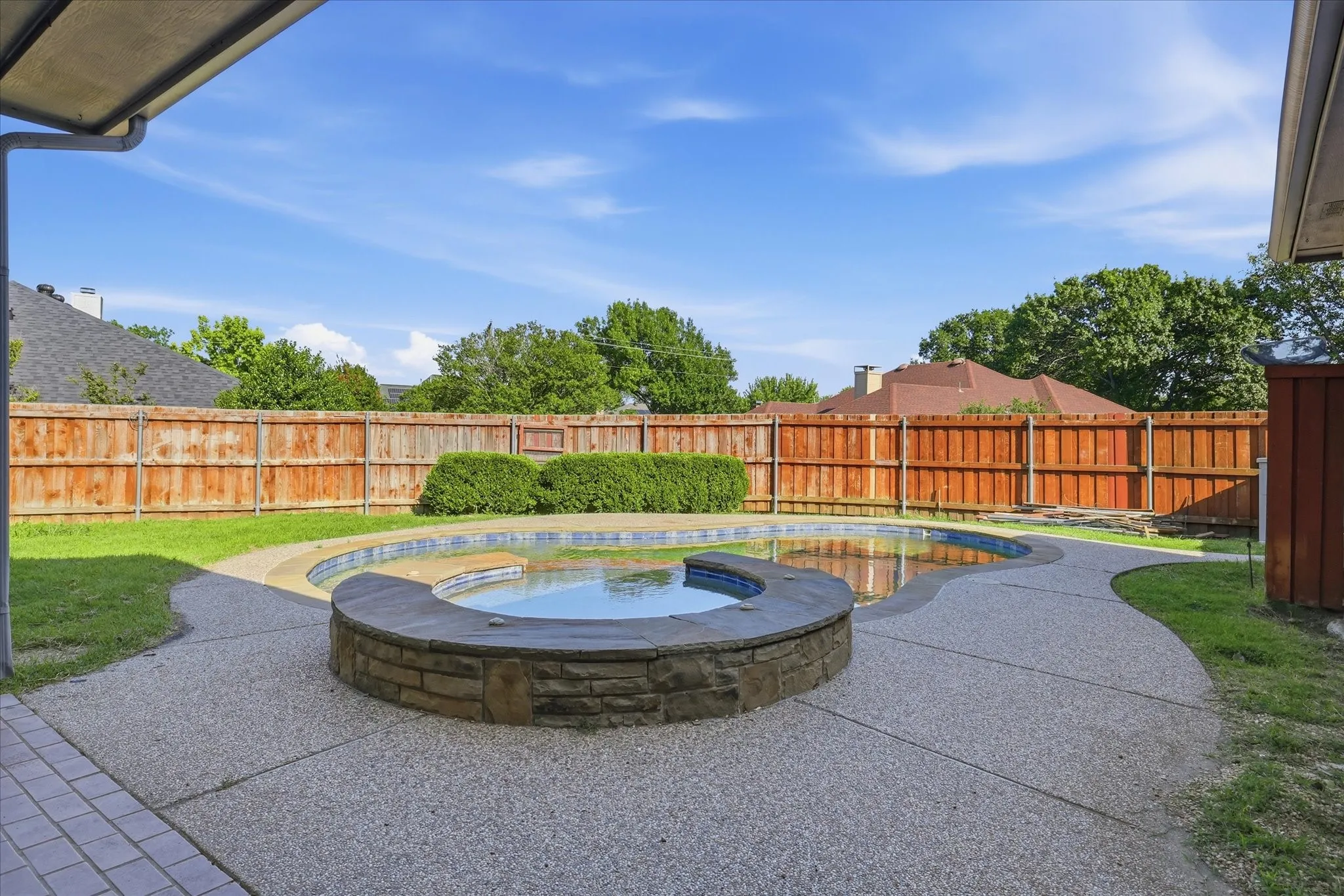 Single Family Residence For Sale in Collin County , 1904 Brabant Drive, Plano, Texas 75025, 5 Bedroom, 4 Bathroom, 2 Garage spaces, 3,370 Sqft, built in 1988, mls#21268239, Real Estate Agent in Plano, Homes For Sale in Collin county, Homes For Sale in Plano, Realtor in Plano Texas, Real Estate Brokerage Independent Realty Texas, Luminita Cordes Realtor