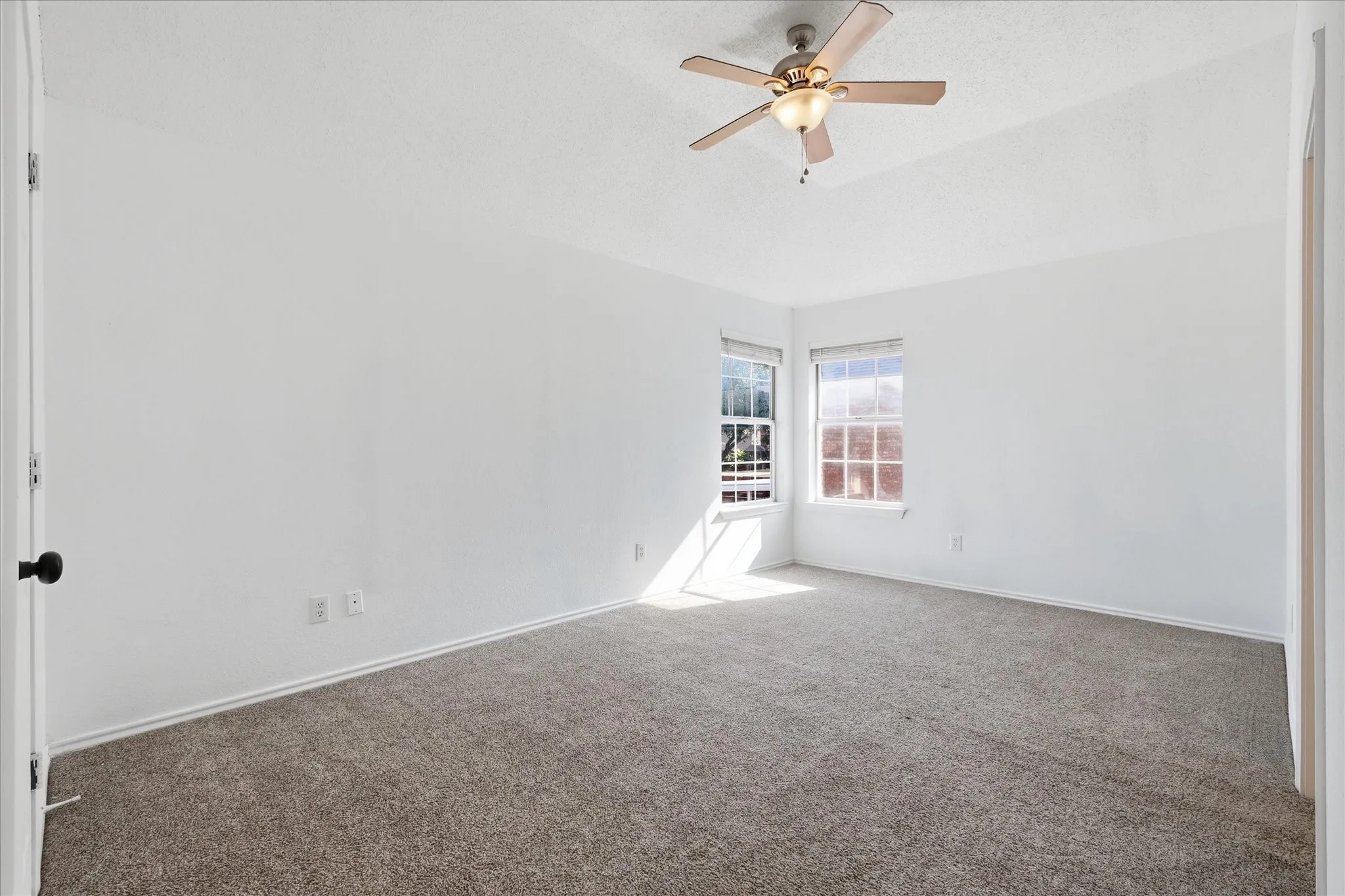 Single Family Residence For Sale in Collin County , 1904 Brabant Drive, Plano, Texas 75025, 5 Bedroom, 4 Bathroom, 2 Garage spaces, 3,370 Sqft, built in 1988, mls#21268239, Real Estate Agent in Plano, Homes For Sale in Collin county, Homes For Sale in Plano, Realtor in Plano Texas, Real Estate Brokerage Independent Realty Texas, Luminita Cordes Realtor