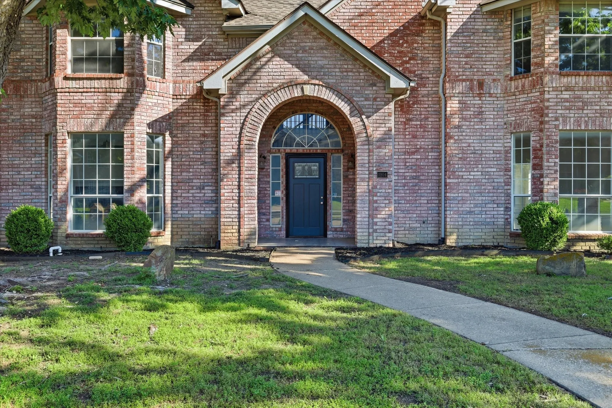 Single Family Residence For Sale in Collin County , 1904 Brabant Drive, Plano, Texas 75025, 5 Bedroom, 4 Bathroom, 2 Garage spaces, 3,370 Sqft, built in 1988, mls#21268239, Real Estate Agent in Plano, Homes For Sale in Collin county, Homes For Sale in Plano, Realtor in Plano Texas, Real Estate Brokerage Independent Realty Texas, Luminita Cordes Realtor