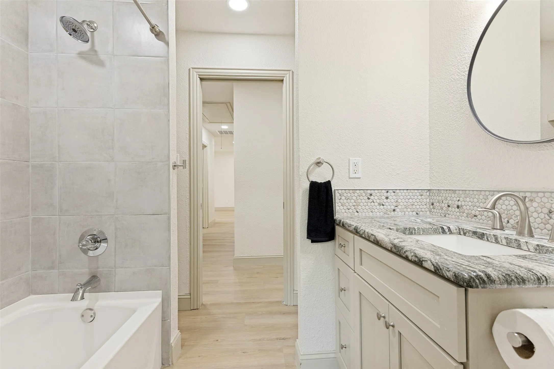 Single Family Residence For Sale in Tarrant County , 5113 Nadine Drive, Haltom City, Texas 76117, 3 Bedroom, 2 Bathroom, 1 Garage spaces, 1,382 Sqft, built in 1955, mls#21269260, Real Estate Agent in Haltom City, Homes For Sale in Tarrant county, Homes For Sale in Haltom City, Realtor in Haltom City Texas, Real Estate Brokerage Independent Realty Texas, Luminita Cordes Realtor