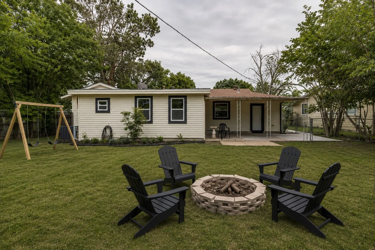 Single Family Residence For Sale in Tarrant County , 5113 Nadine Drive, Haltom City, Texas 76117, 3 Bedroom, 2 Bathroom, 1 Garage spaces, 1,382 Sqft, built in 1955, mls#21269260, Real Estate Agent in Haltom City, Homes For Sale in Tarrant county, Homes For Sale in Haltom City, Realtor in Haltom City Texas, Real Estate Brokerage Independent Realty Texas, Luminita Cordes Realtor