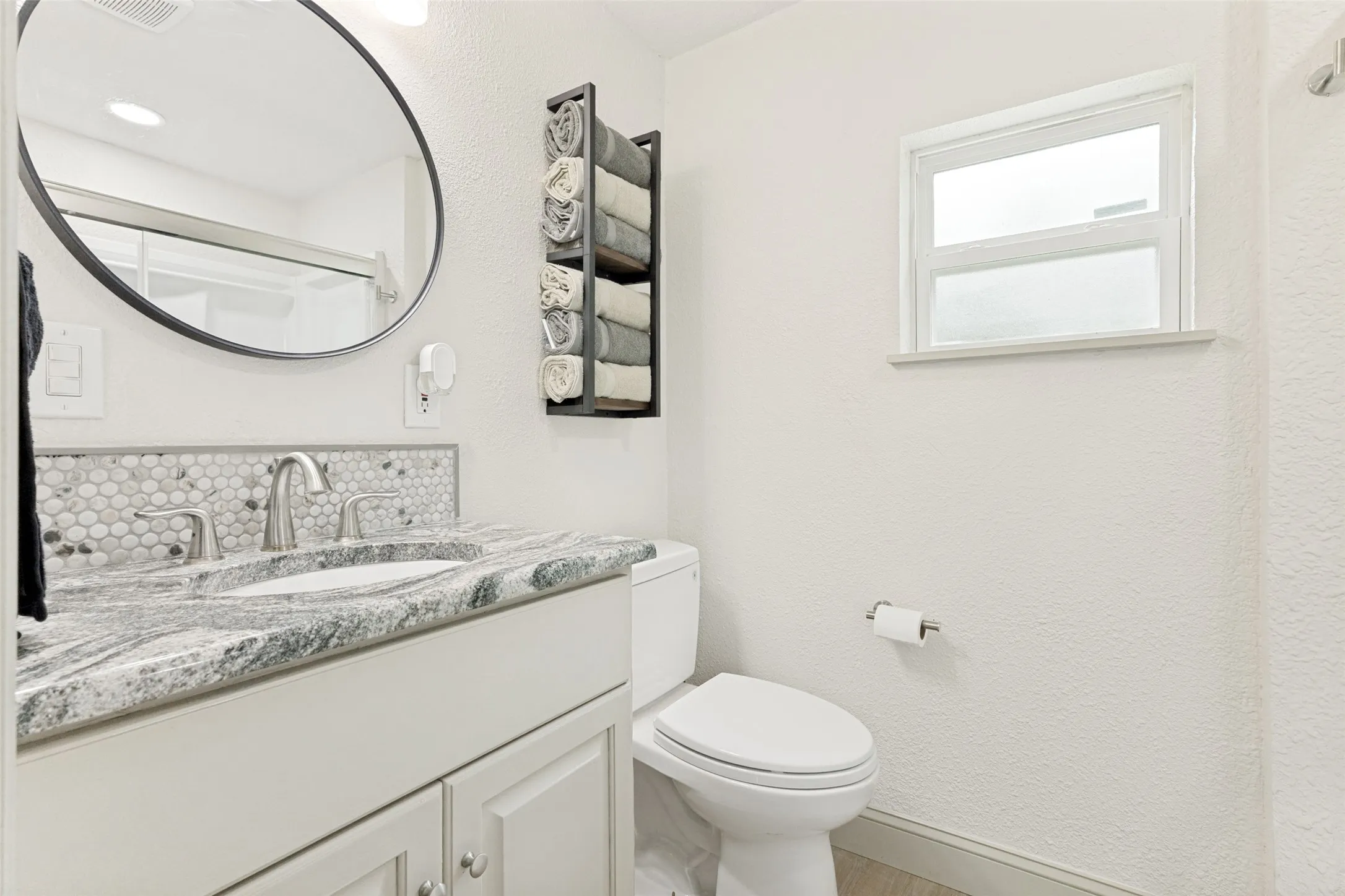 Single Family Residence For Sale in Tarrant County , 5113 Nadine Drive, Haltom City, Texas 76117, 3 Bedroom, 2 Bathroom, 1 Garage spaces, 1,382 Sqft, built in 1955, mls#21269260, Real Estate Agent in Haltom City, Homes For Sale in Tarrant county, Homes For Sale in Haltom City, Realtor in Haltom City Texas, Real Estate Brokerage Independent Realty Texas, Luminita Cordes Realtor