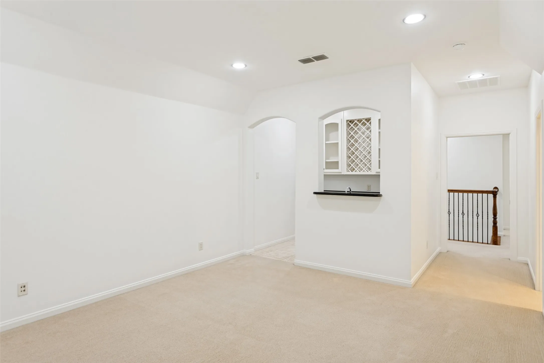 Single Family Residence For Sale in Tarrant County , 5431 El Campo Avenue, Fort Worth, Texas 76107, 4 Bedrooms, 4 Bathrooms, 2 Garage spaces, 2,579 Sqft, built in 2005, Price $670,000, mls#21269872, Real Estate Agent in Fort Worth, Homes For Sale in Tarrant county, Homes For Sale in Fort Worth, Realtor in Fort Worth Texas, Real Estate Brokerage Independent Realty Texas, Luminita Cordes Realtor
