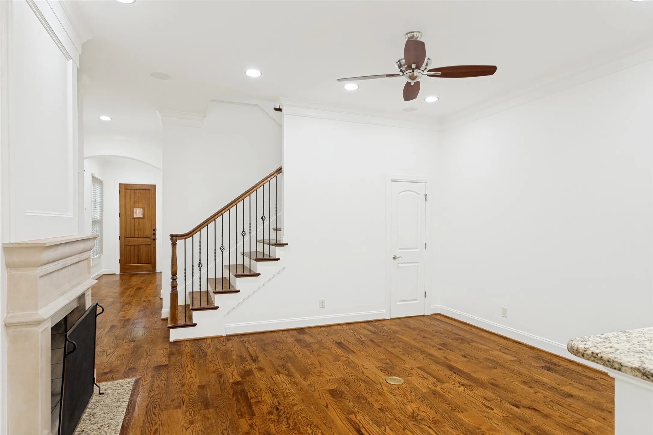 Single Family Residence For Sale in Tarrant County , 5431 El Campo Avenue, Fort Worth, Texas 76107, 4 Bedrooms, 4 Bathrooms, 2 Garage spaces, 2,579 Sqft, built in 2005, Price $670,000, mls#21269872, Real Estate Agent in Fort Worth, Homes For Sale in Tarrant county, Homes For Sale in Fort Worth, Realtor in Fort Worth Texas, Real Estate Brokerage Independent Realty Texas, Luminita Cordes Realtor