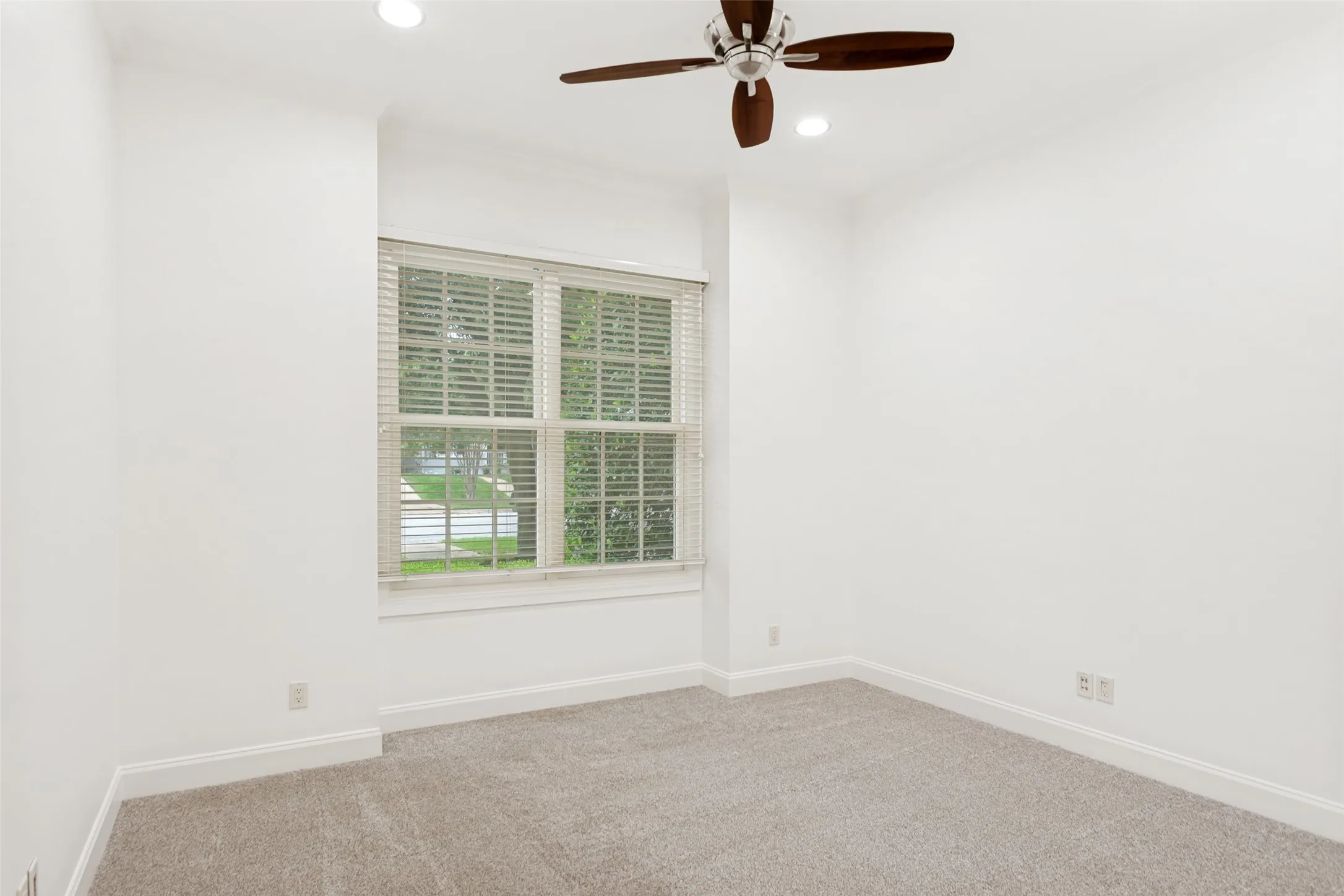 Single Family Residence For Sale in Tarrant County , 5431 El Campo Avenue, Fort Worth, Texas 76107, 4 Bedrooms, 4 Bathrooms, 2 Garage spaces, 2,579 Sqft, built in 2005, Price $670,000, mls#21269872, Real Estate Agent in Fort Worth, Homes For Sale in Tarrant county, Homes For Sale in Fort Worth, Realtor in Fort Worth Texas, Real Estate Brokerage Independent Realty Texas, Luminita Cordes Realtor