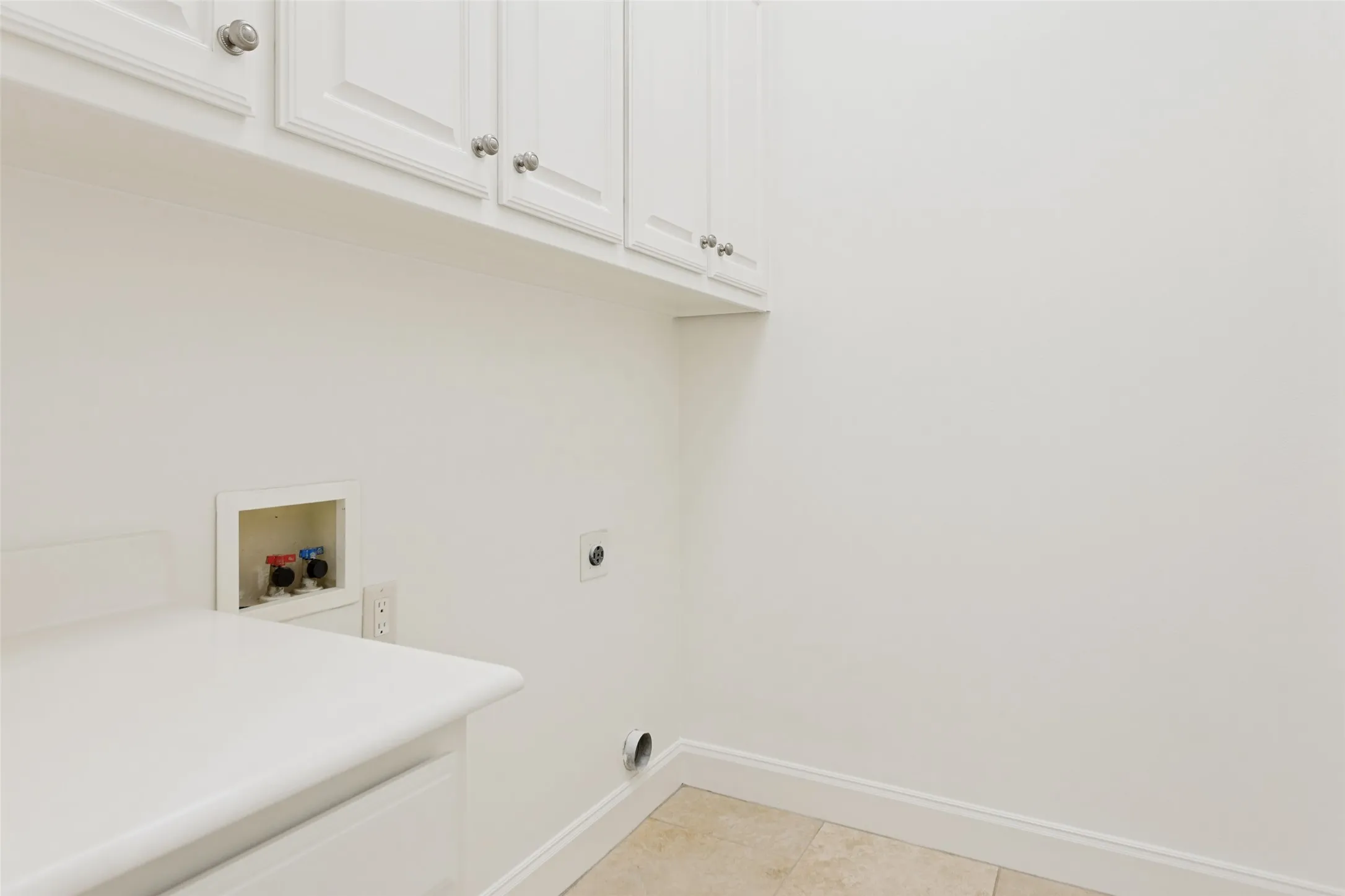 Single Family Residence For Sale in Tarrant County , 5431 El Campo Avenue, Fort Worth, Texas 76107, 4 Bedrooms, 4 Bathrooms, 2 Garage spaces, 2,579 Sqft, built in 2005, Price $670,000, mls#21269872, Real Estate Agent in Fort Worth, Homes For Sale in Tarrant county, Homes For Sale in Fort Worth, Realtor in Fort Worth Texas, Real Estate Brokerage Independent Realty Texas, Luminita Cordes Realtor