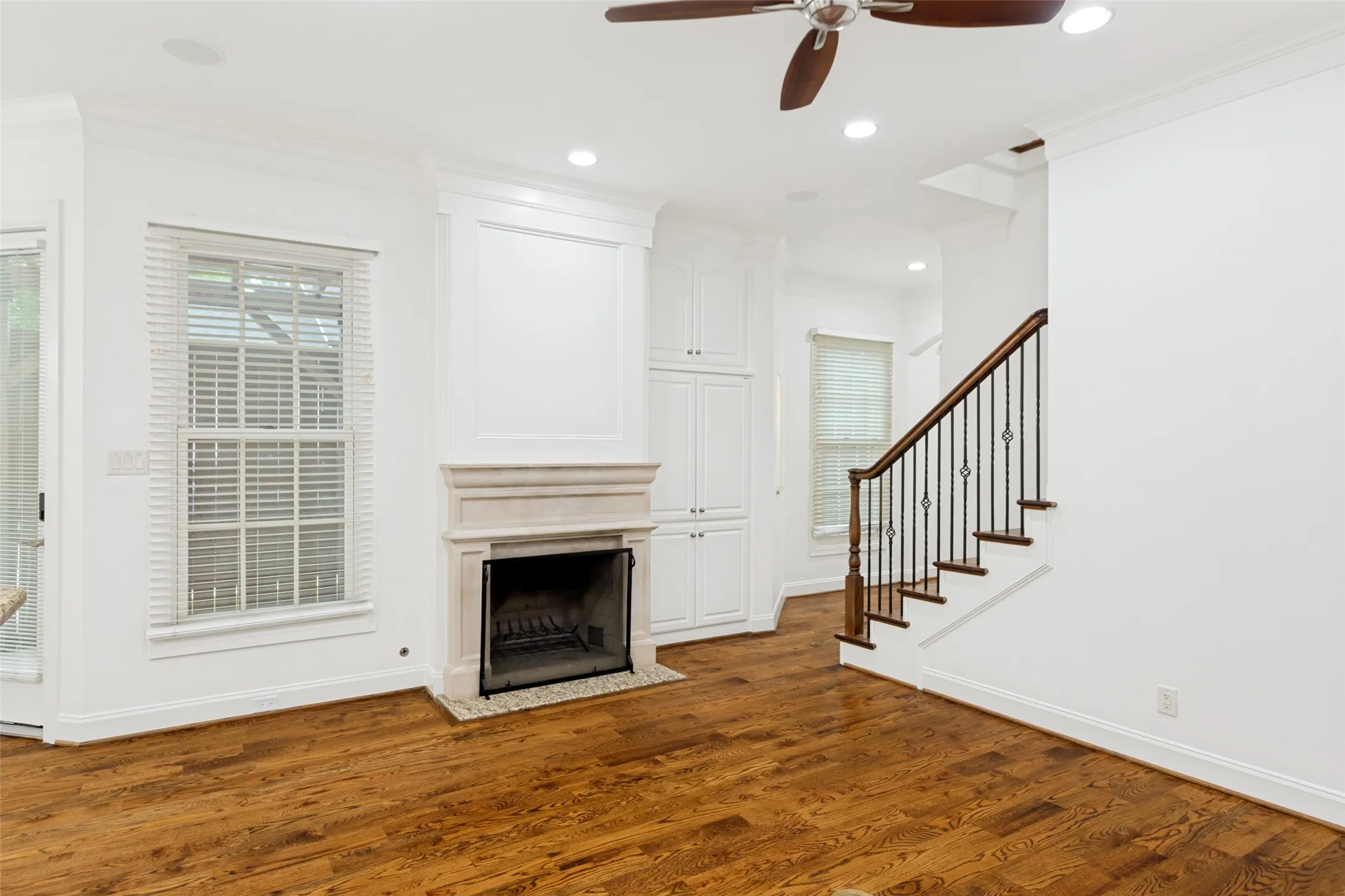 Single Family Residence For Sale in Tarrant County , 5431 El Campo Avenue, Fort Worth, Texas 76107, 4 Bedrooms, 4 Bathrooms, 2 Garage spaces, 2,579 Sqft, built in 2005, Price $670,000, mls#21269872, Real Estate Agent in Fort Worth, Homes For Sale in Tarrant county, Homes For Sale in Fort Worth, Realtor in Fort Worth Texas, Real Estate Brokerage Independent Realty Texas, Luminita Cordes Realtor