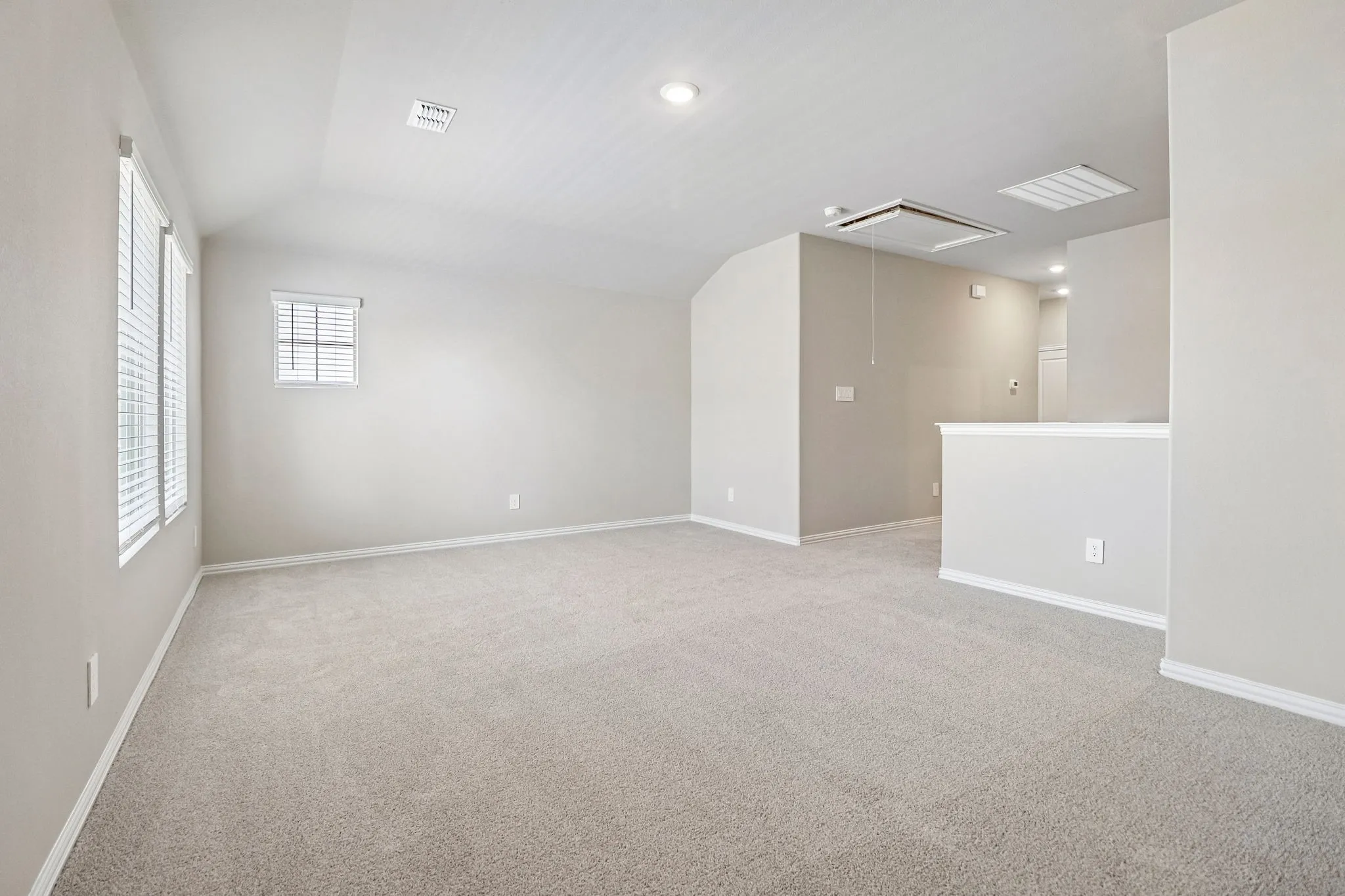  Photo is not of the actual home, but is an inspirational photo of builder’s model home and may depict options, furnishings, and/or decorator features that are not included.
