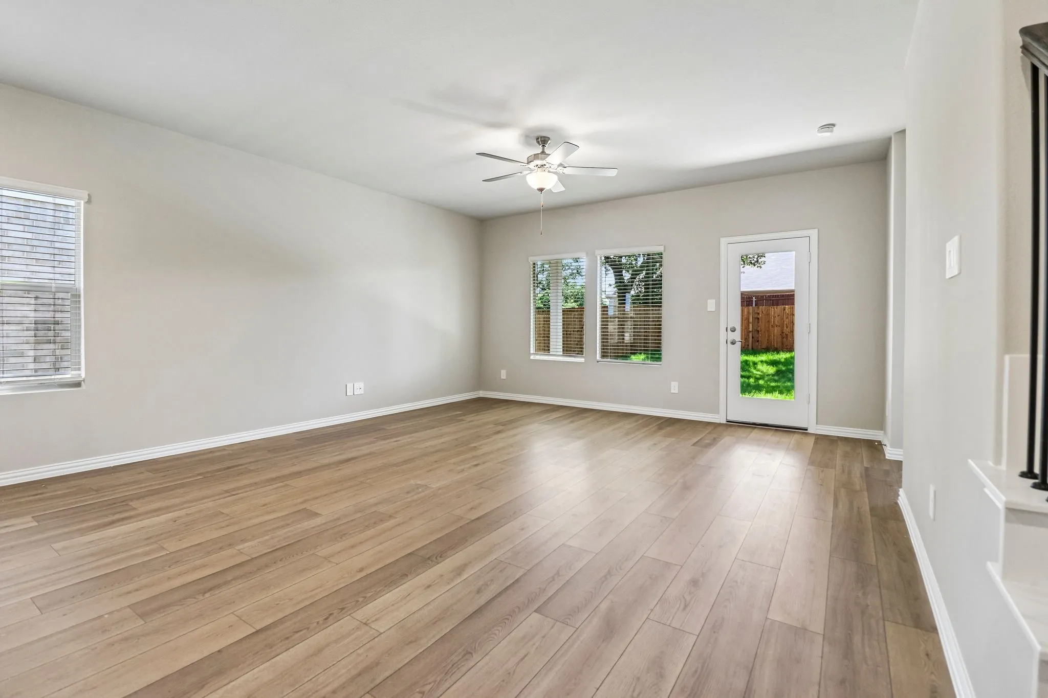  Photo is not of the actual home, but is an inspirational photo of builder’s model home and may depict options, furnishings, and/or decorator features that are not included.
