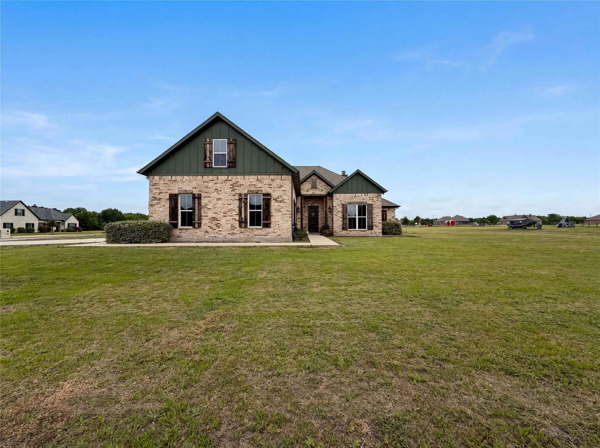 Single Family Residence For Sale in Fannin County , 725 Cheyenne Trail, Trenton, Texas 75490, 4 Bedroom, 3 Bathroom, 2 Garage spaces, 2,555 Sqft, built in 2021, mls#21269925, Real Estate Agent in Trenton, Homes For Sale in Fannin county, Homes For Sale in Trenton, Realtor in Trenton Texas, Real Estate Brokerage Independent Realty Texas, Luminita Cordes Realtor