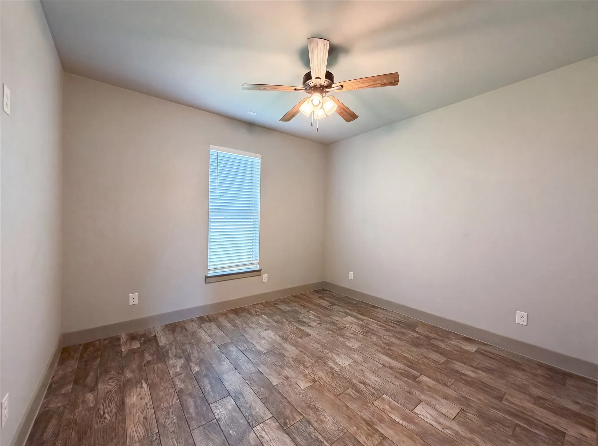 Single Family Residence For Sale in Fannin County , 725 Cheyenne Trail, Trenton, Texas 75490, 4 Bedroom, 3 Bathroom, 2 Garage spaces, 2,555 Sqft, built in 2021, mls#21269925, Real Estate Agent in Trenton, Homes For Sale in Fannin county, Homes For Sale in Trenton, Realtor in Trenton Texas, Real Estate Brokerage Independent Realty Texas, Luminita Cordes Realtor