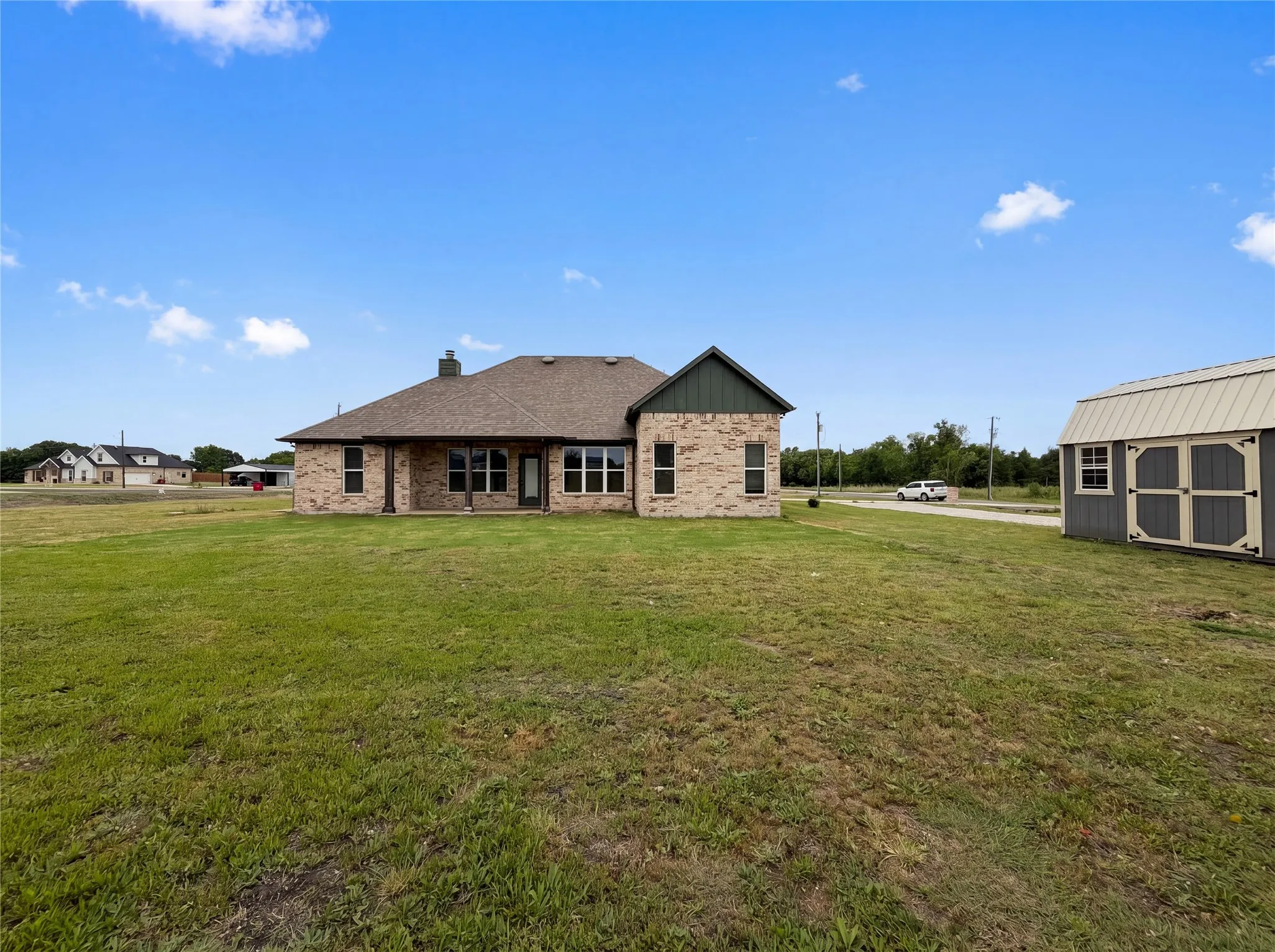 Single Family Residence For Sale in Fannin County , 725 Cheyenne Trail, Trenton, Texas 75490, 4 Bedroom, 3 Bathroom, 2 Garage spaces, 2,555 Sqft, built in 2021, mls#21269925, Real Estate Agent in Trenton, Homes For Sale in Fannin county, Homes For Sale in Trenton, Realtor in Trenton Texas, Real Estate Brokerage Independent Realty Texas, Luminita Cordes Realtor