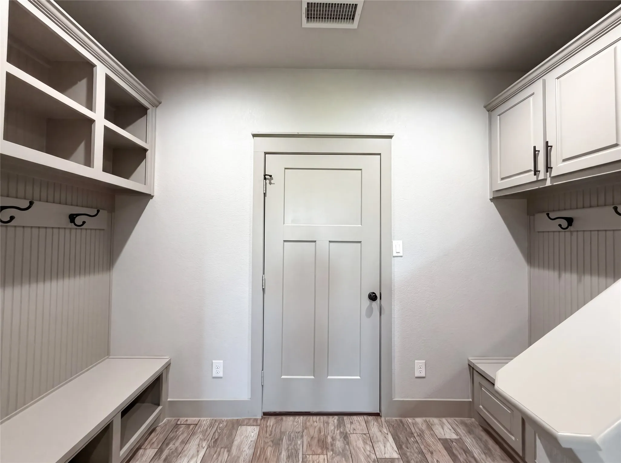 Single Family Residence For Sale in Fannin County , 725 Cheyenne Trail, Trenton, Texas 75490, 4 Bedroom, 3 Bathroom, 2 Garage spaces, 2,555 Sqft, built in 2021, mls#21269925, Real Estate Agent in Trenton, Homes For Sale in Fannin county, Homes For Sale in Trenton, Realtor in Trenton Texas, Real Estate Brokerage Independent Realty Texas, Luminita Cordes Realtor