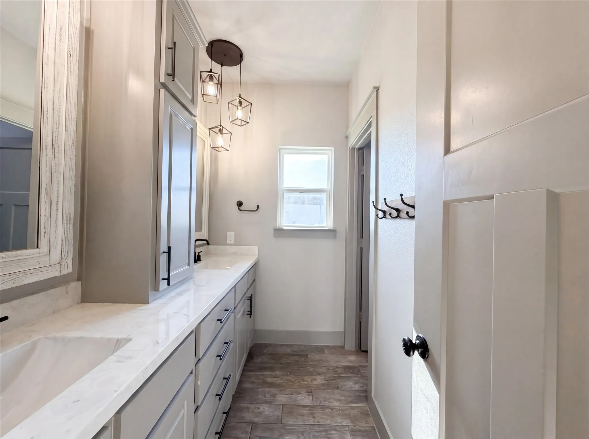 Single Family Residence For Sale in Fannin County , 725 Cheyenne Trail, Trenton, Texas 75490, 4 Bedroom, 3 Bathroom, 2 Garage spaces, 2,555 Sqft, built in 2021, mls#21269925, Real Estate Agent in Trenton, Homes For Sale in Fannin county, Homes For Sale in Trenton, Realtor in Trenton Texas, Real Estate Brokerage Independent Realty Texas, Luminita Cordes Realtor