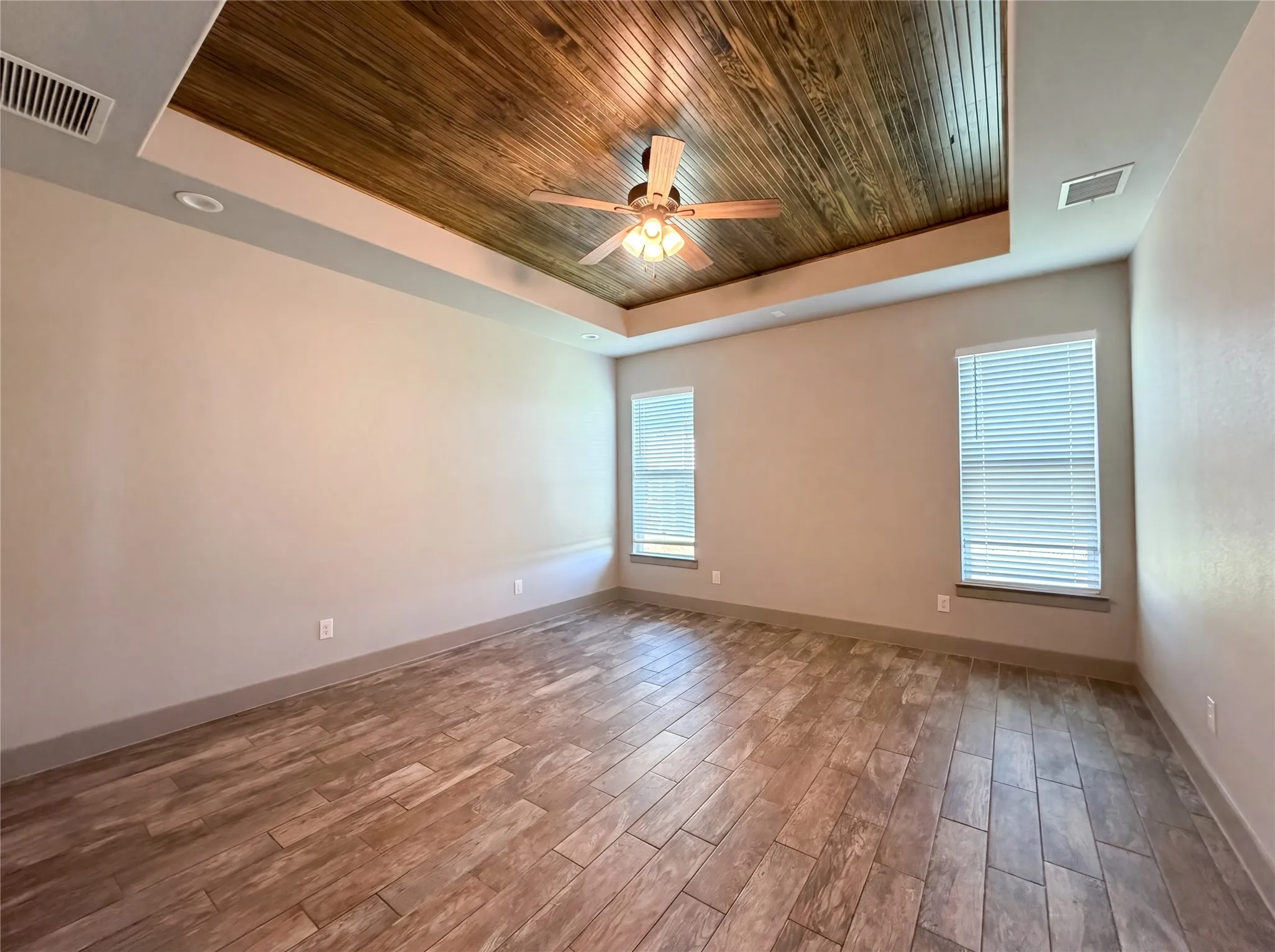 Single Family Residence For Sale in Fannin County , 725 Cheyenne Trail, Trenton, Texas 75490, 4 Bedroom, 3 Bathroom, 2 Garage spaces, 2,555 Sqft, built in 2021, mls#21269925, Real Estate Agent in Trenton, Homes For Sale in Fannin county, Homes For Sale in Trenton, Realtor in Trenton Texas, Real Estate Brokerage Independent Realty Texas, Luminita Cordes Realtor
