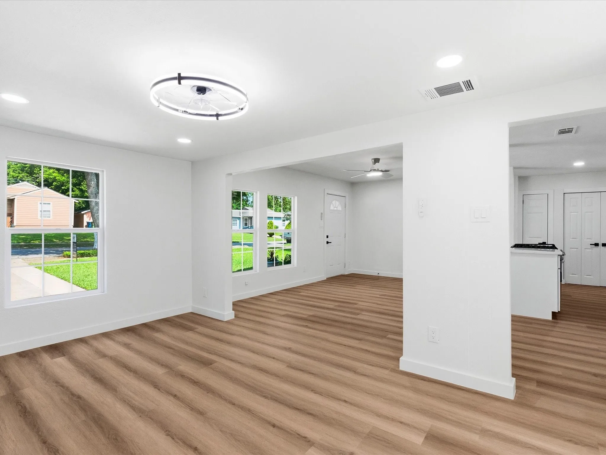 Single Family Residence For Sale in Dallas County , 2101 Skillman Drive, Garland, Texas 75041, 3 Bedroom, 2 Bathroom, 2 Garage spaces, 1,723 Sqft, built in 1951, mls#21269358, Real Estate Agent in Garland, Homes For Sale in Dallas county, Homes For Sale in Garland, Realtor in Garland Texas, Real Estate Brokerage Independent Realty Texas, Luminita Cordes Realtor