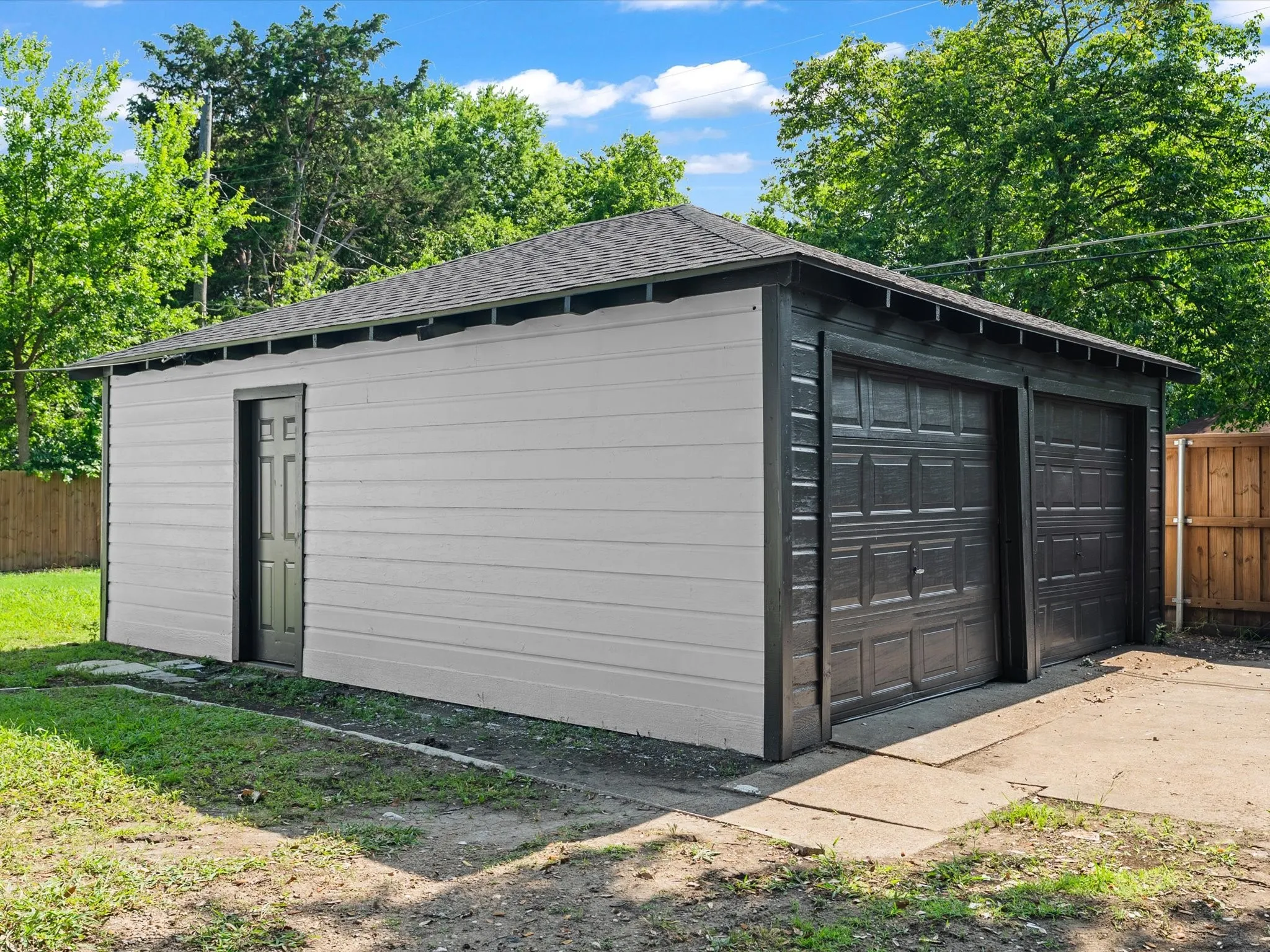 Single Family Residence For Sale in Dallas County , 2101 Skillman Drive, Garland, Texas 75041, 3 Bedroom, 2 Bathroom, 2 Garage spaces, 1,723 Sqft, built in 1951, mls#21269358, Real Estate Agent in Garland, Homes For Sale in Dallas county, Homes For Sale in Garland, Realtor in Garland Texas, Real Estate Brokerage Independent Realty Texas, Luminita Cordes Realtor