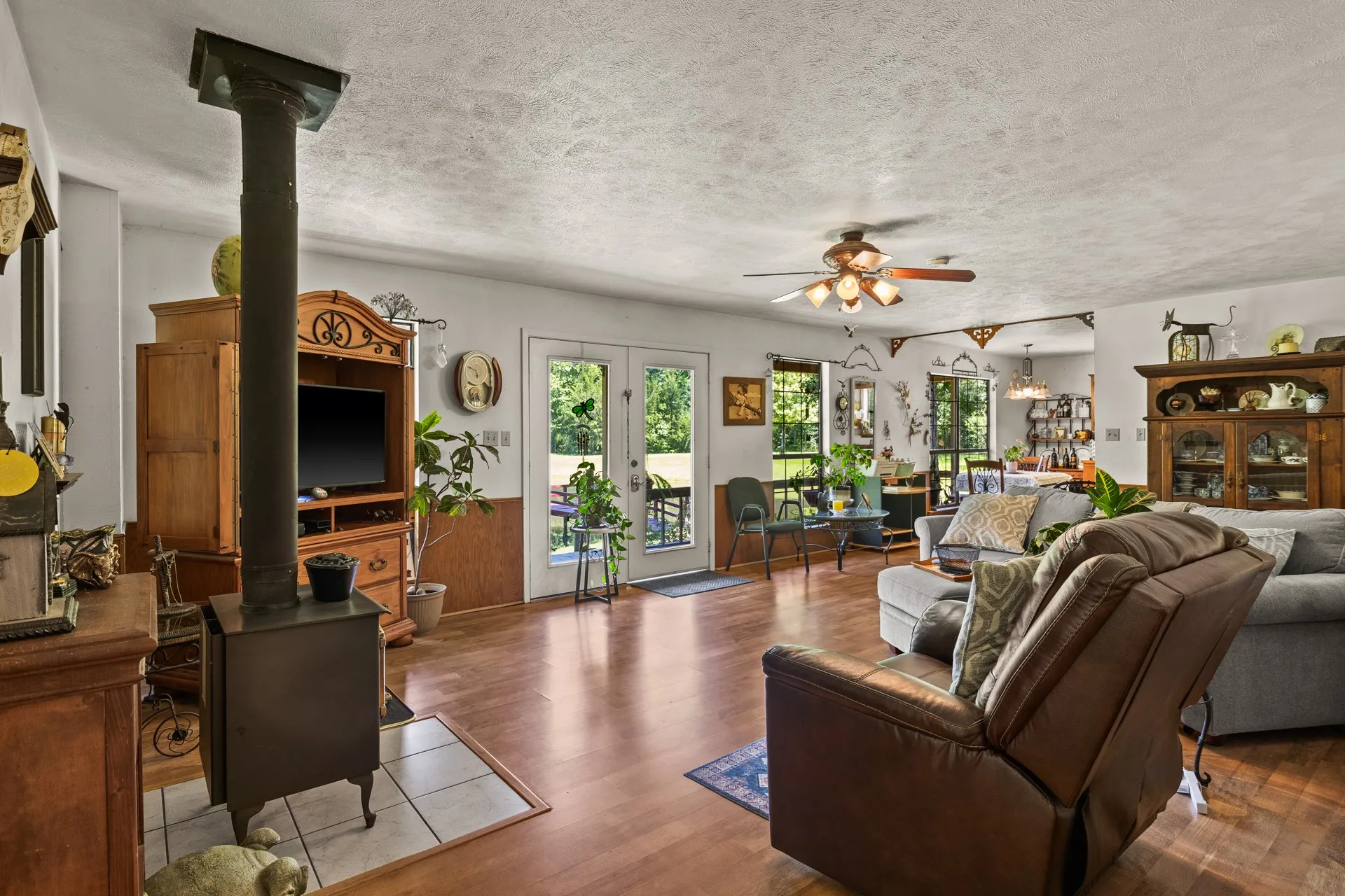 Single Family Residence For Sale in Cass County , 4469 County Road 1579, Avinger, Texas 75630, 3 Bedrooms, 2 Bathrooms, Garage spaces, 1,536 Sqft, built in 1993, Price $655,000, mls#21269948, Real Estate Agent in Avinger, Homes For Sale in Cass county, Homes For Sale in Avinger, Realtor in Avinger Texas, Real Estate Brokerage Independent Realty Texas, Luminita Cordes Realtor