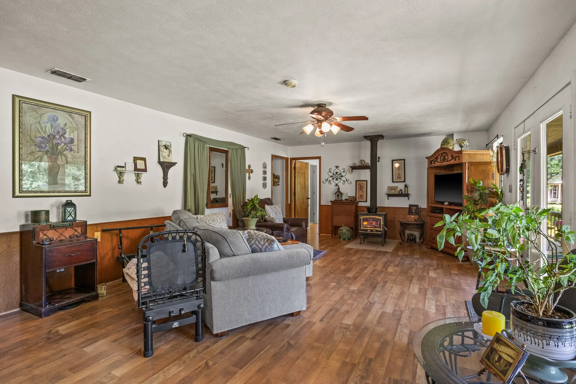 Single Family Residence For Sale in Cass County , 4469 County Road 1579, Avinger, Texas 75630, 3 Bedrooms, 2 Bathrooms, Garage spaces, 1,536 Sqft, built in 1993, Price $655,000, mls#21269948, Real Estate Agent in Avinger, Homes For Sale in Cass county, Homes For Sale in Avinger, Realtor in Avinger Texas, Real Estate Brokerage Independent Realty Texas, Luminita Cordes Realtor