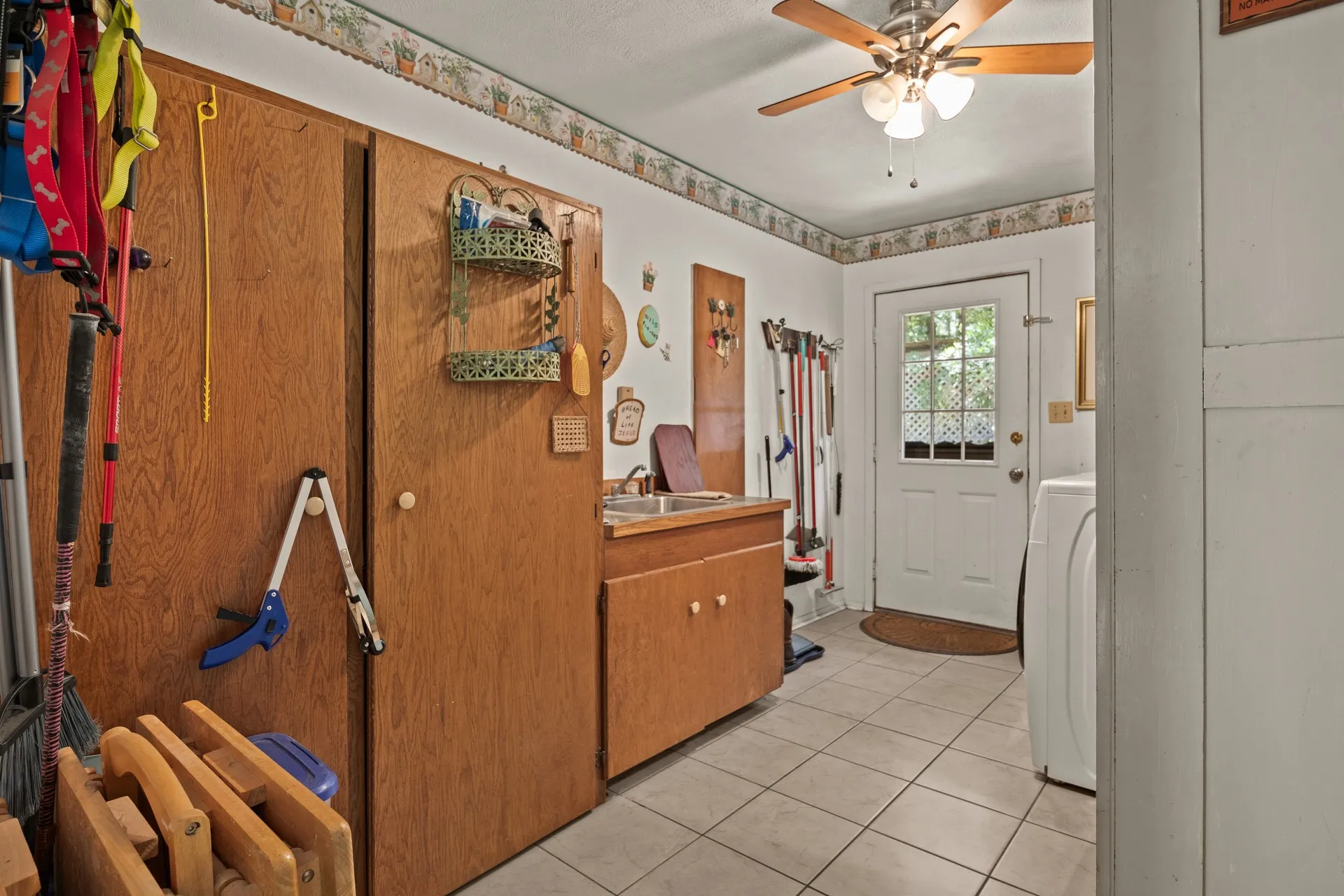 Single Family Residence For Sale in Cass County , 4469 County Road 1579, Avinger, Texas 75630, 3 Bedrooms, 2 Bathrooms, Garage spaces, 1,536 Sqft, built in 1993, Price $655,000, mls#21269948, Real Estate Agent in Avinger, Homes For Sale in Cass county, Homes For Sale in Avinger, Realtor in Avinger Texas, Real Estate Brokerage Independent Realty Texas, Luminita Cordes Realtor